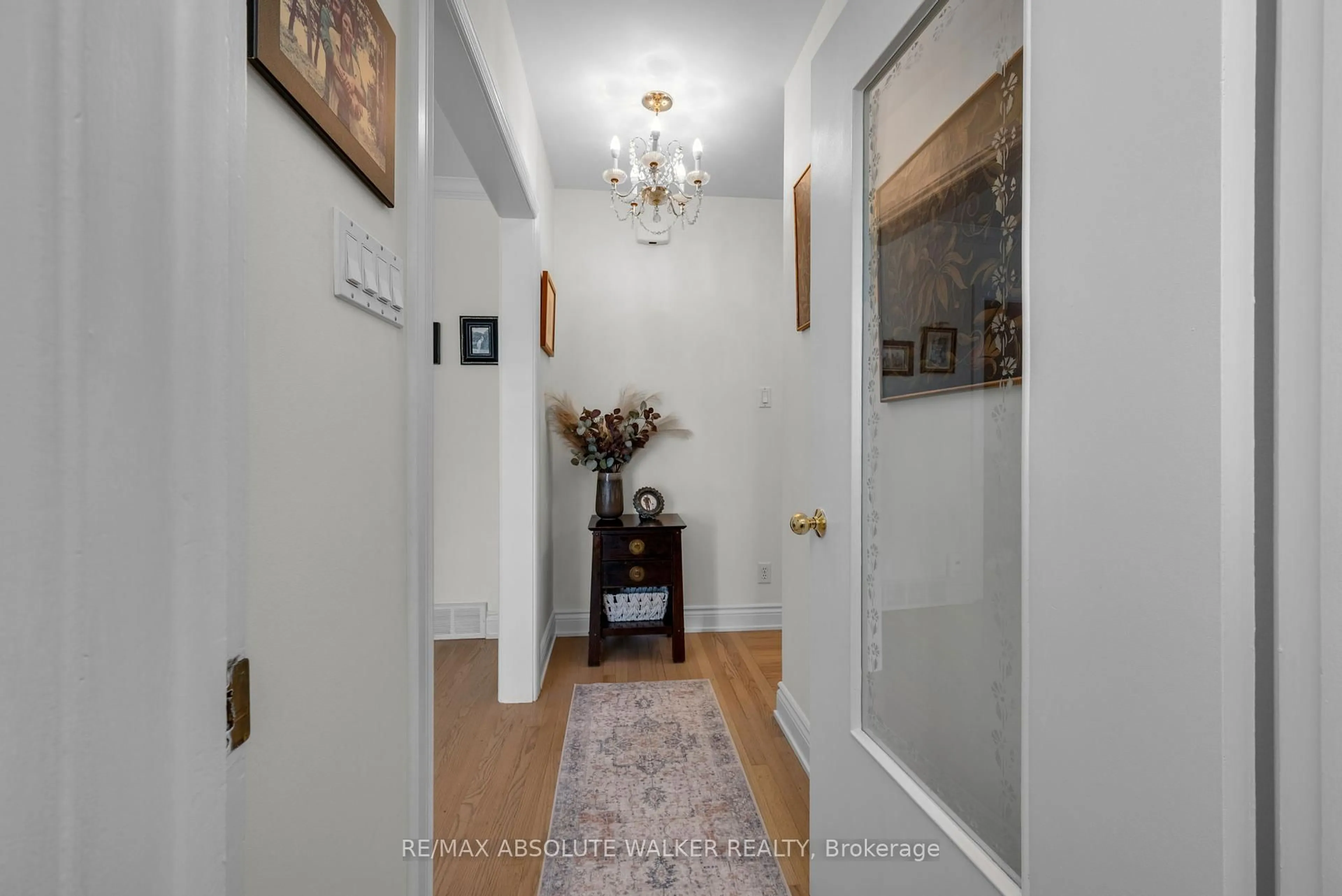 Indoor entryway for 1194 Placid St, Ottawa Ontario K2C 3A6