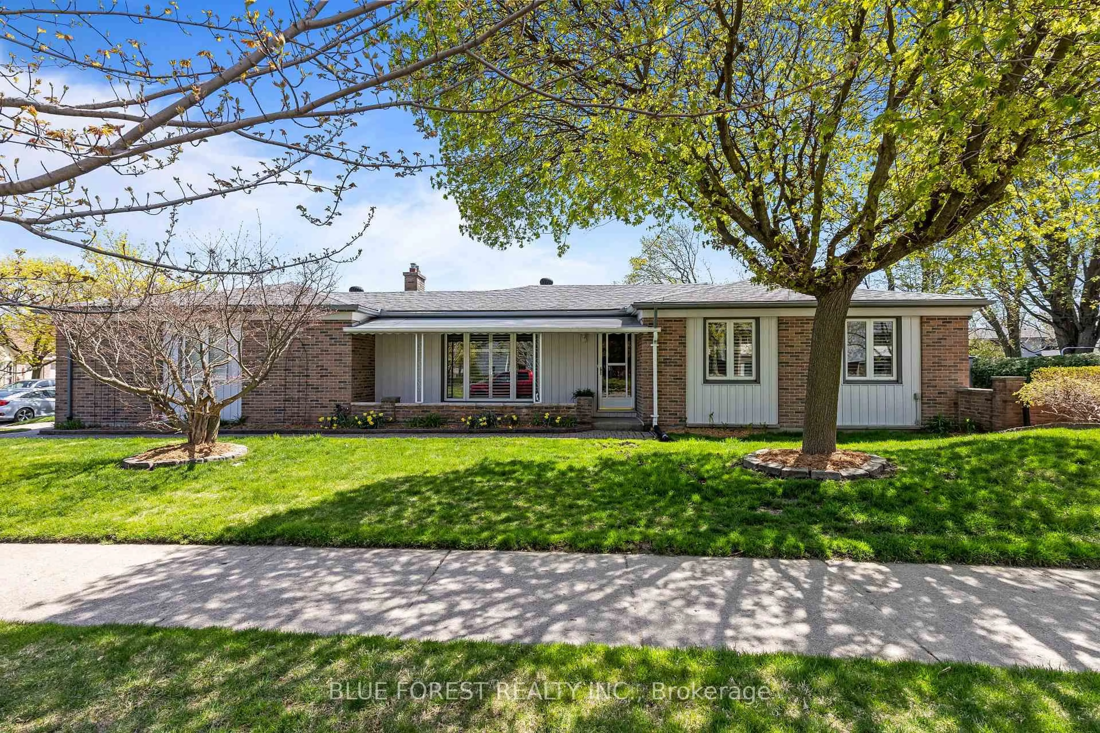 Unknown for 3 Salem Rd, London South Ontario N6K 1E9