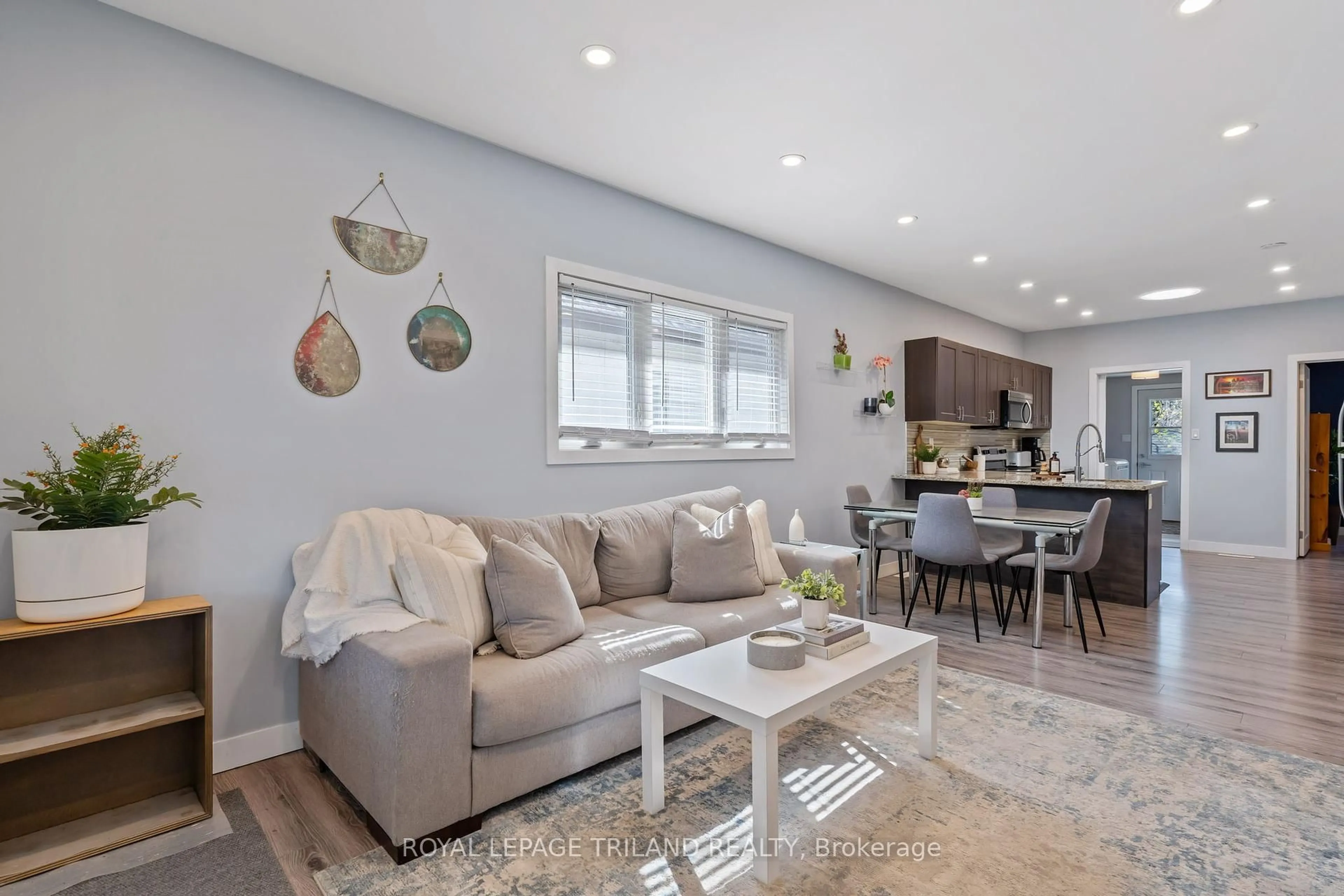 Living room with furniture, unknown for 80 Springbank Dr, London South Ontario N6J 1E6