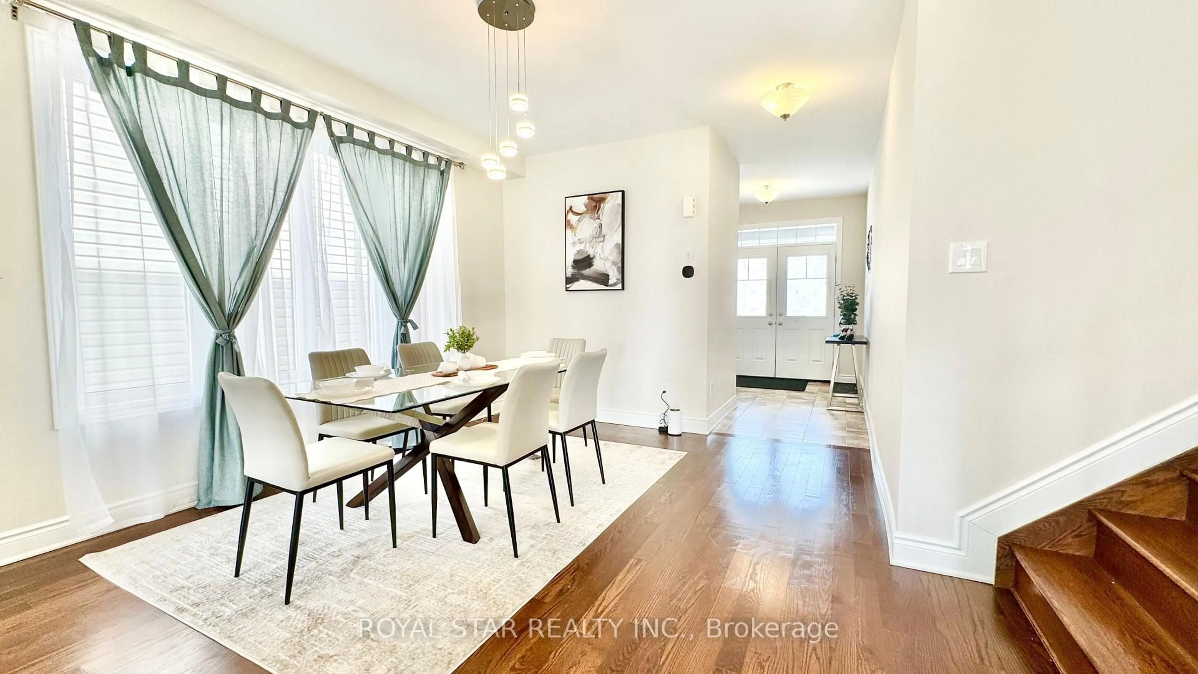 Dining room, wood/laminate floor for 1016 Manege St, Ottawa Ontario K2S 0Y6
