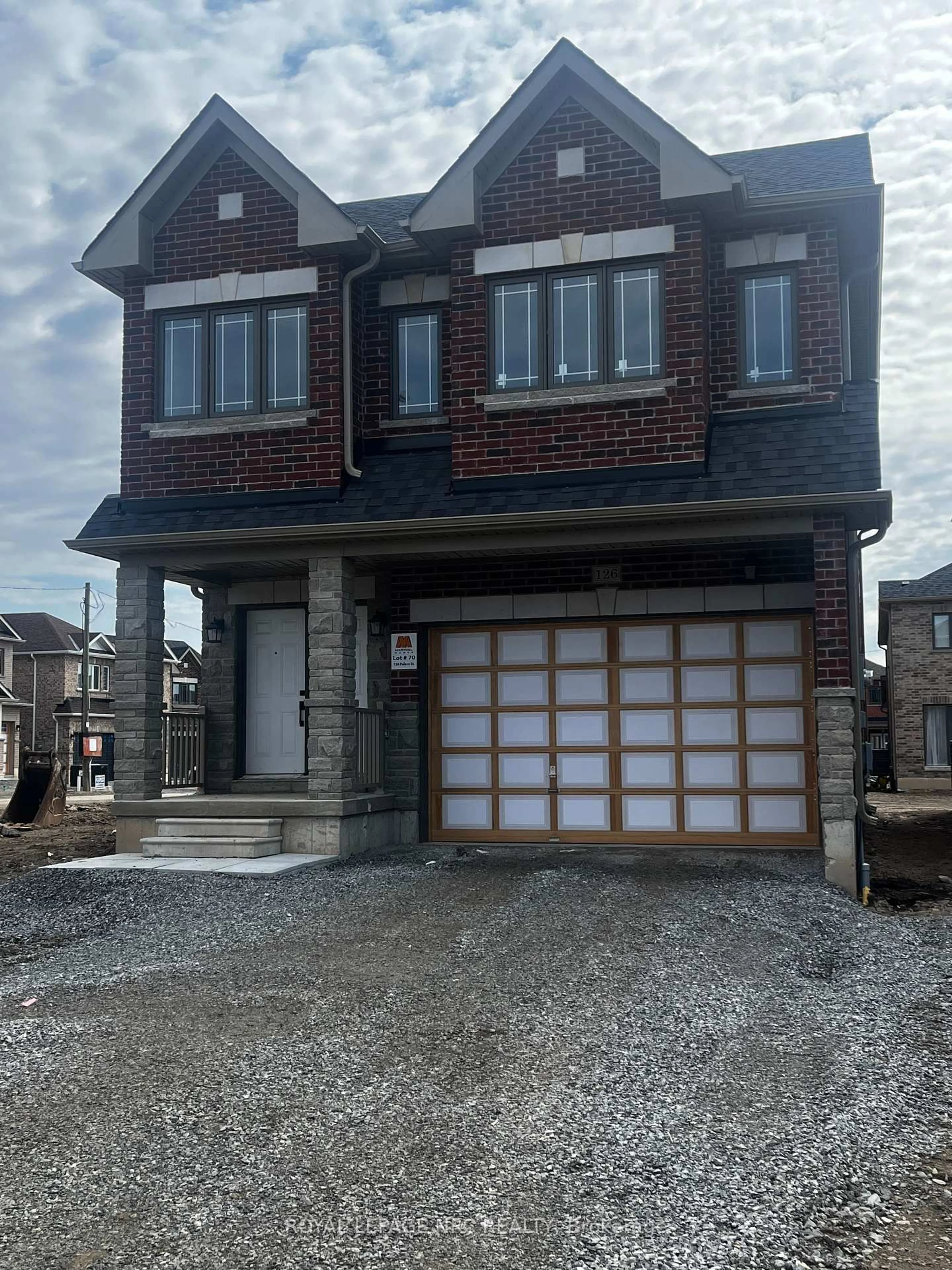 Home with brick exterior material, street for 126 PALACE St, Thorold Ontario L2V 0N3