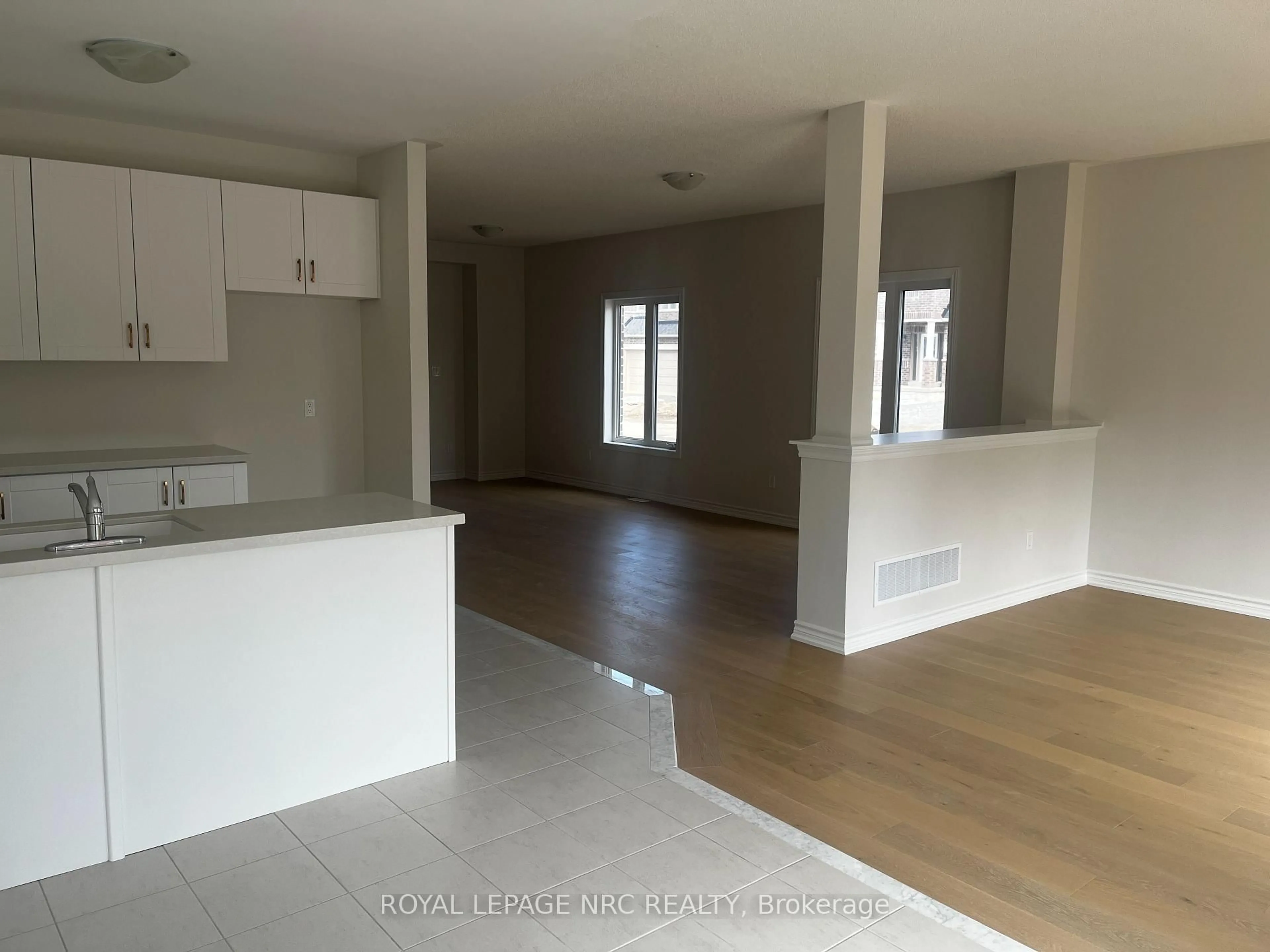 Open concept kitchen, unknown for 126 PALACE St, Thorold Ontario L2V 0N3