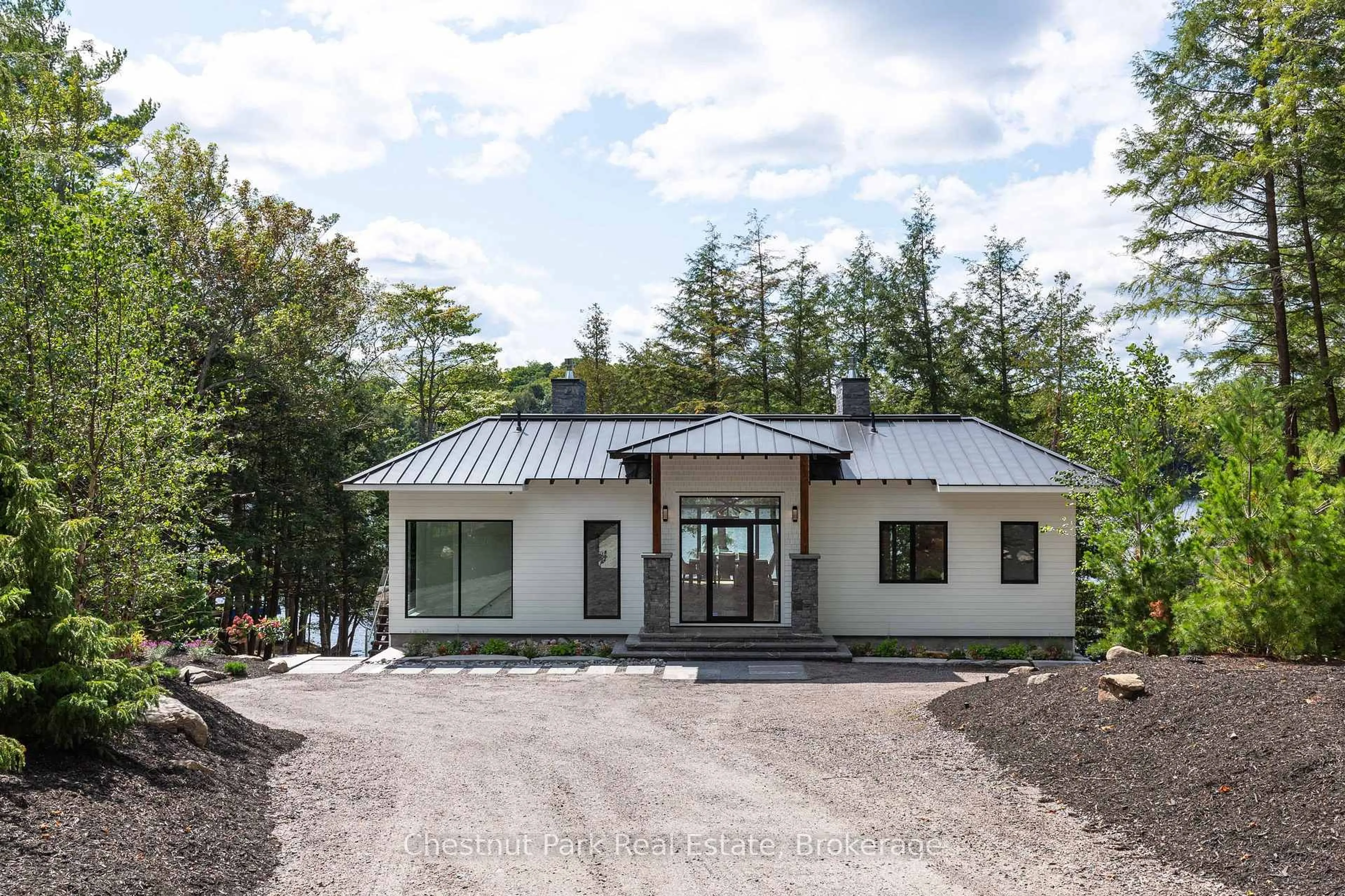 Home with vinyl exterior material, unknown for 1056 Kingsett Rd, Muskoka Lakes Ontario P0B 1G0