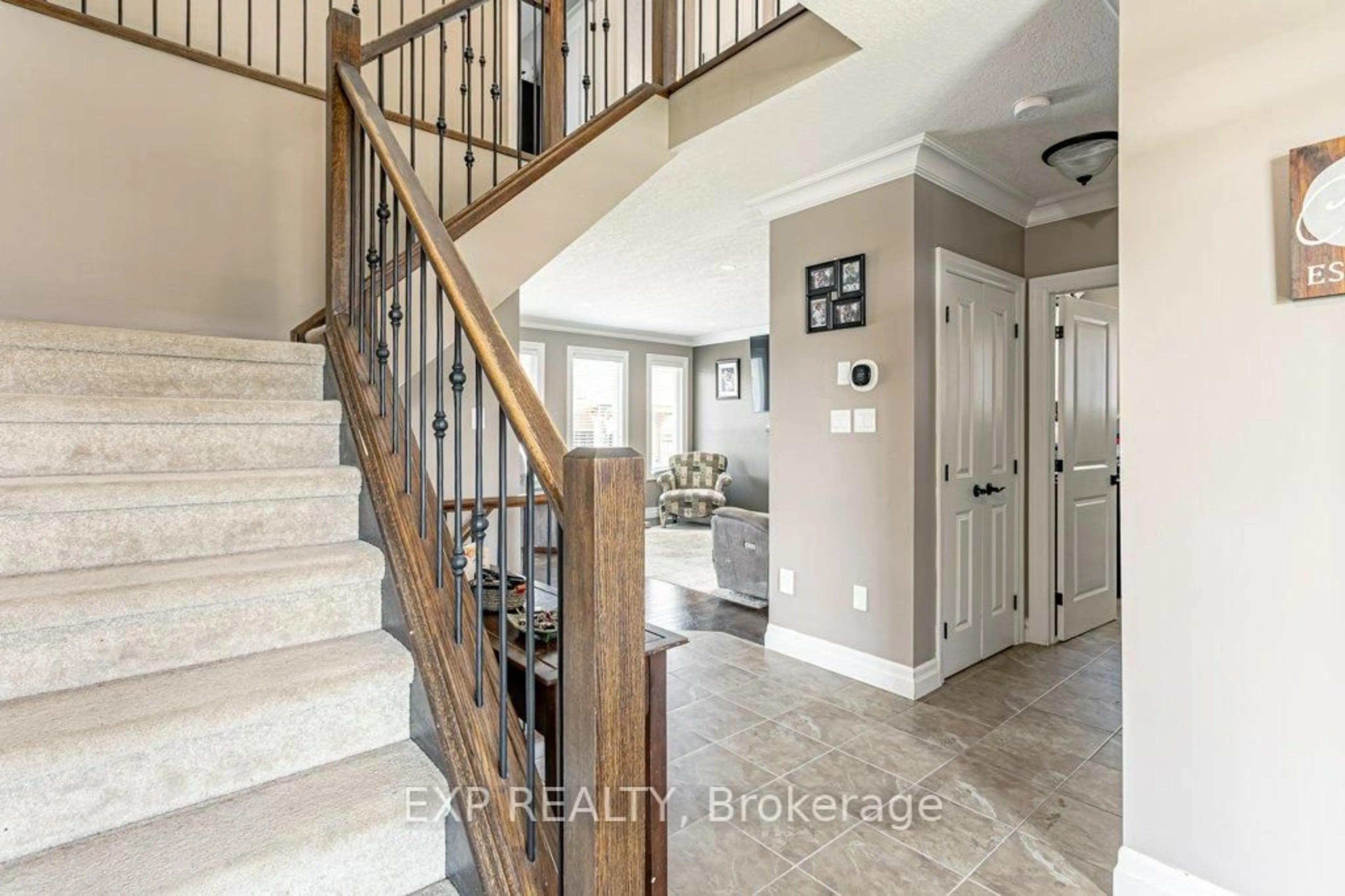 Indoor entryway for 8 Oliver Cres, Zorra Ontario N0M 2M0