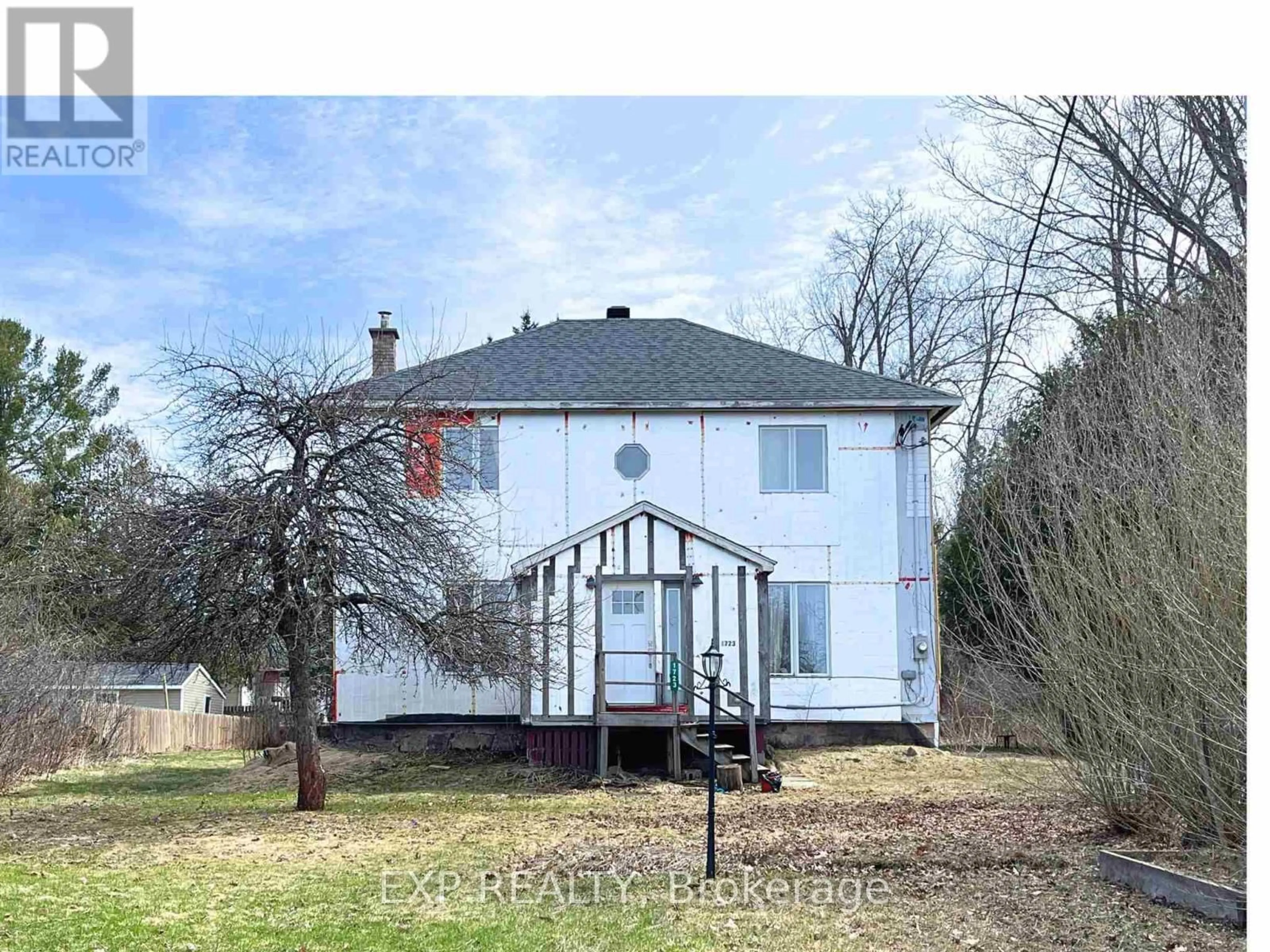 A pic from outside/outdoor area/front of a property/back of a property/a pic from drone, building for 1723 Lucy St, St. Joseph Ontario P0R 1J0