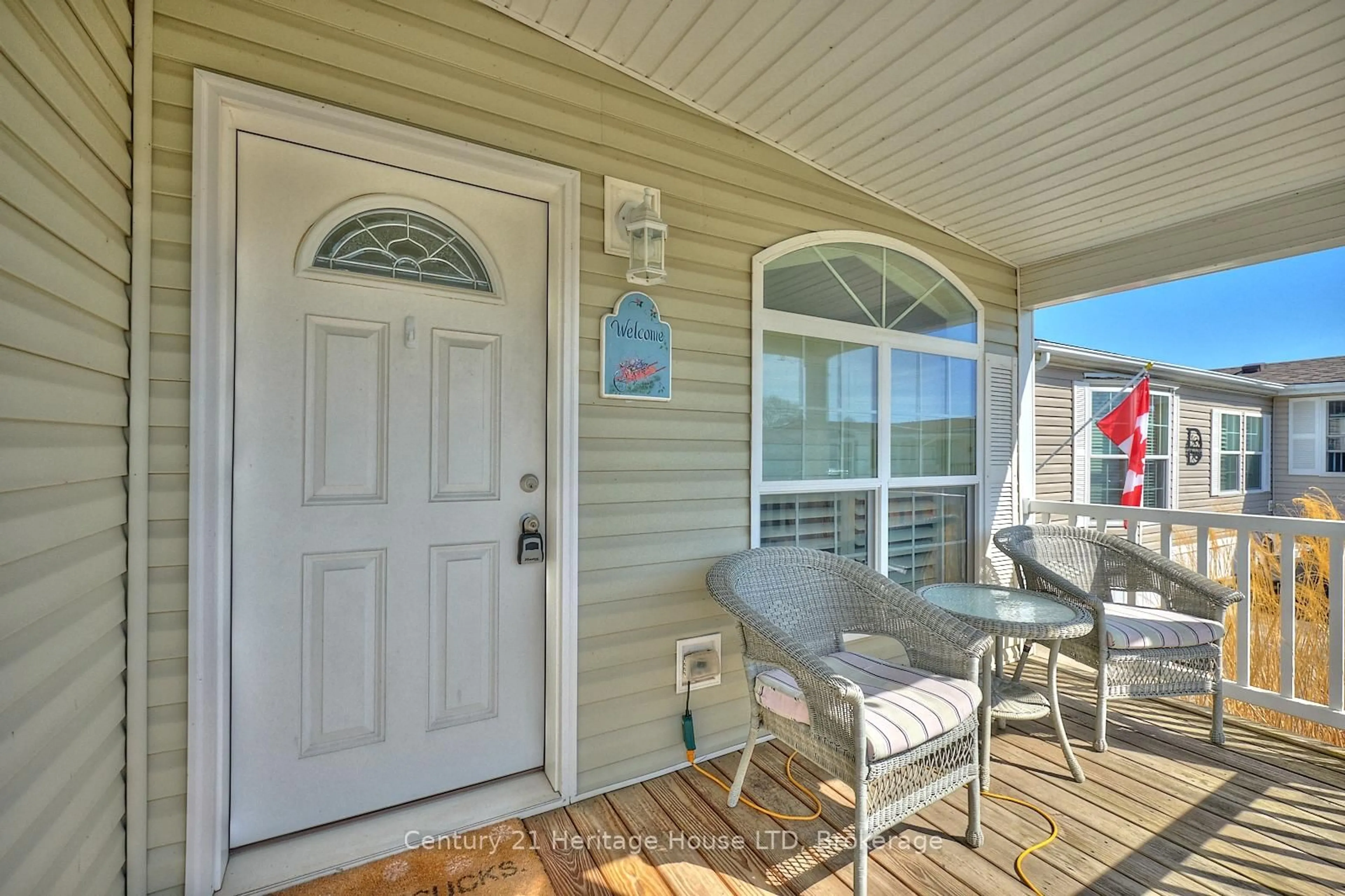 Indoor entryway for 3033 Townline Rd #242, Fort Erie Ontario L0S 1S1