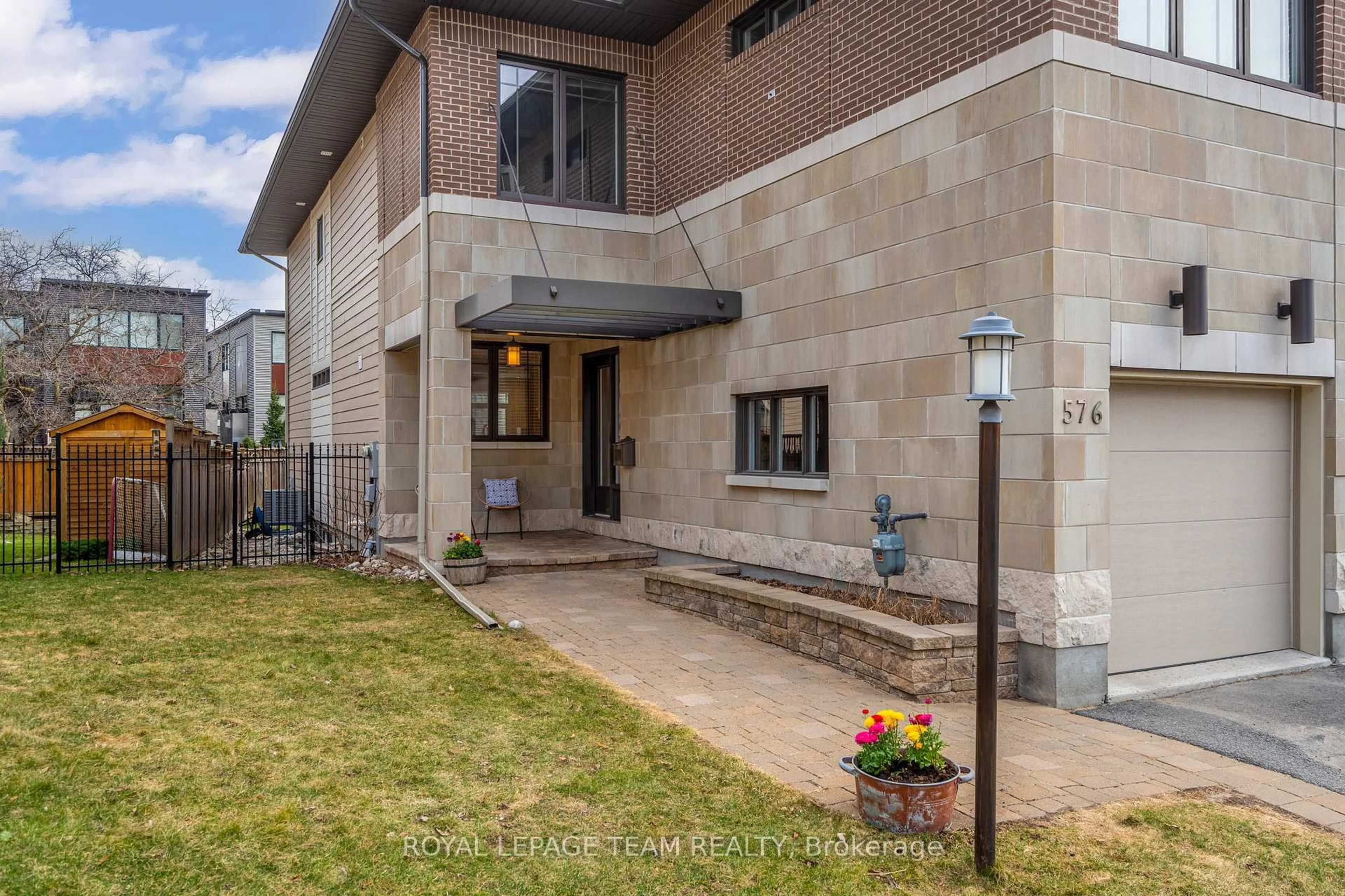 Home with brick exterior material, street for 576 Athlone Ave, Ottawa Ontario K1Z 5N2