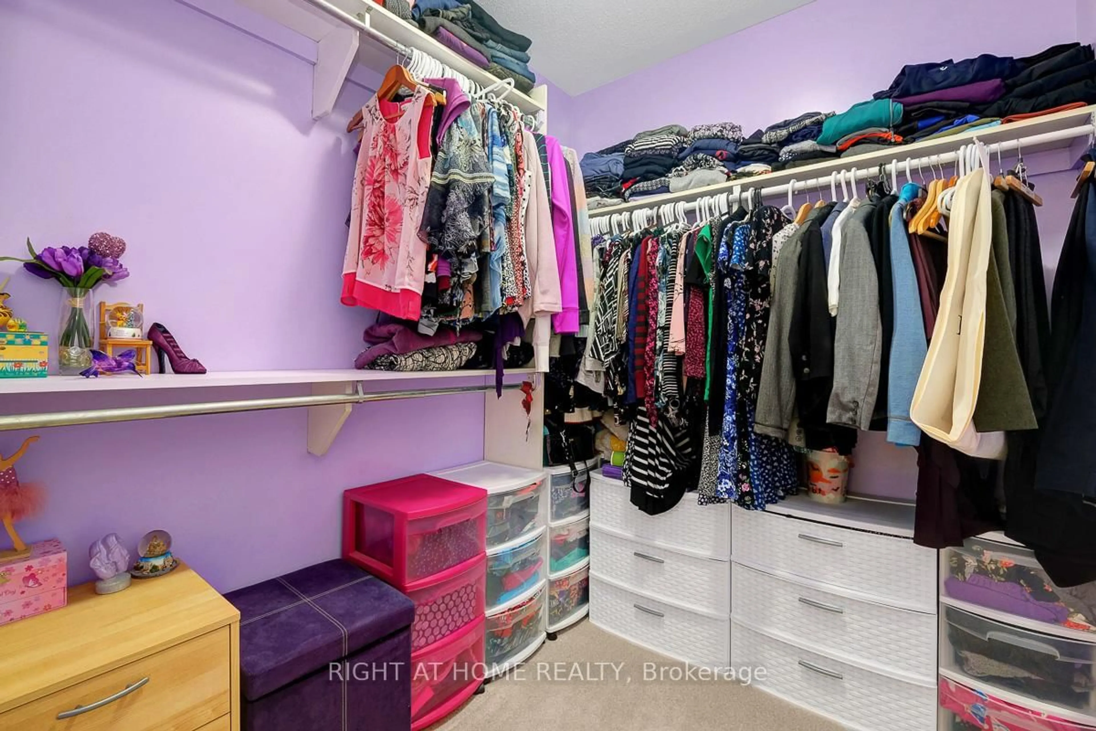 Storage room or clothes room or walk-in closet for 60 Kimbolton Cres, Ottawa Ontario K2K 2S4