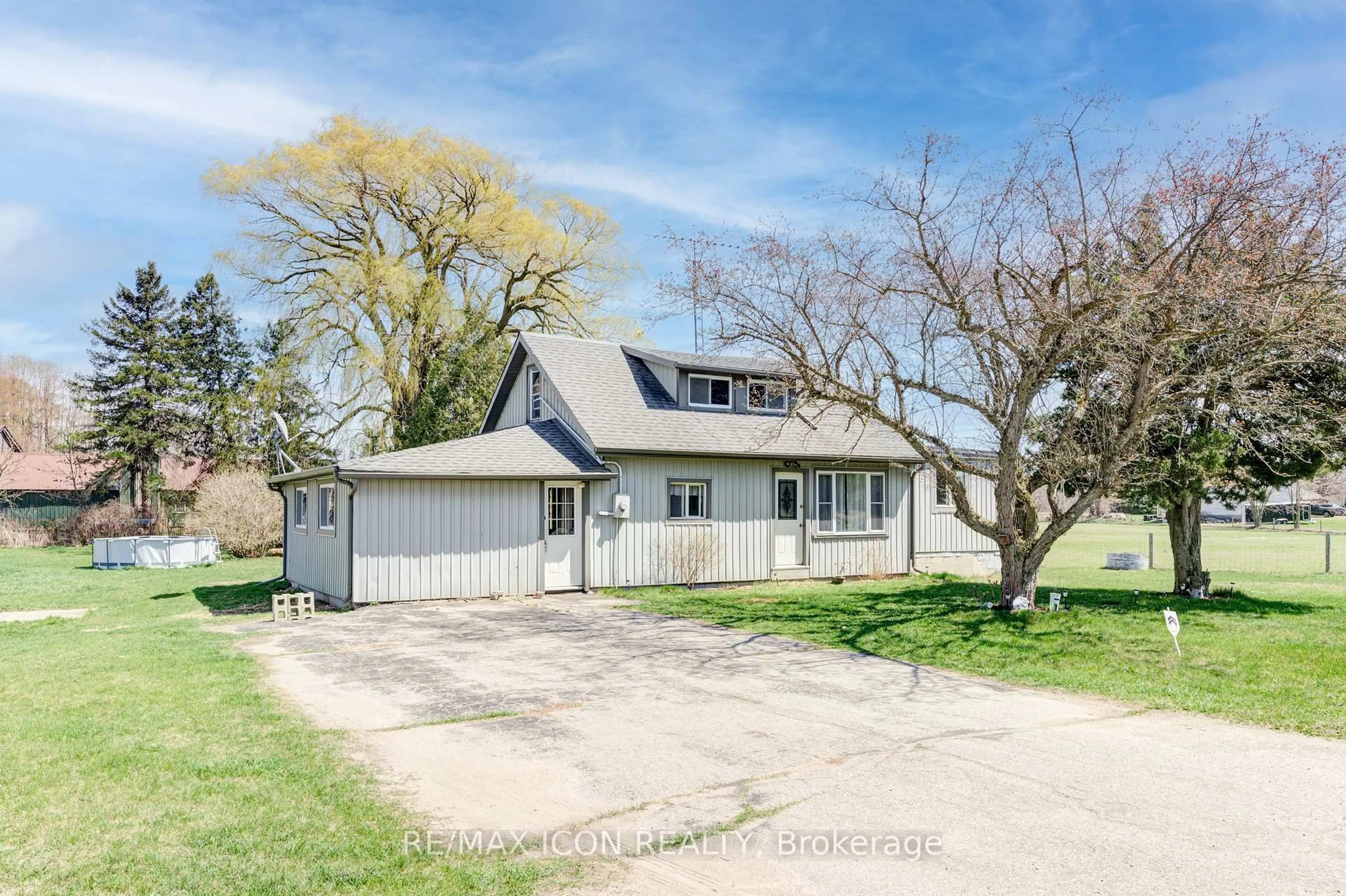 A pic from outside/outdoor area/front of a property/back of a property/a pic from drone, street for 1388 Norfolk County 28 Rd, Haldimand Ontario N0E 1G0