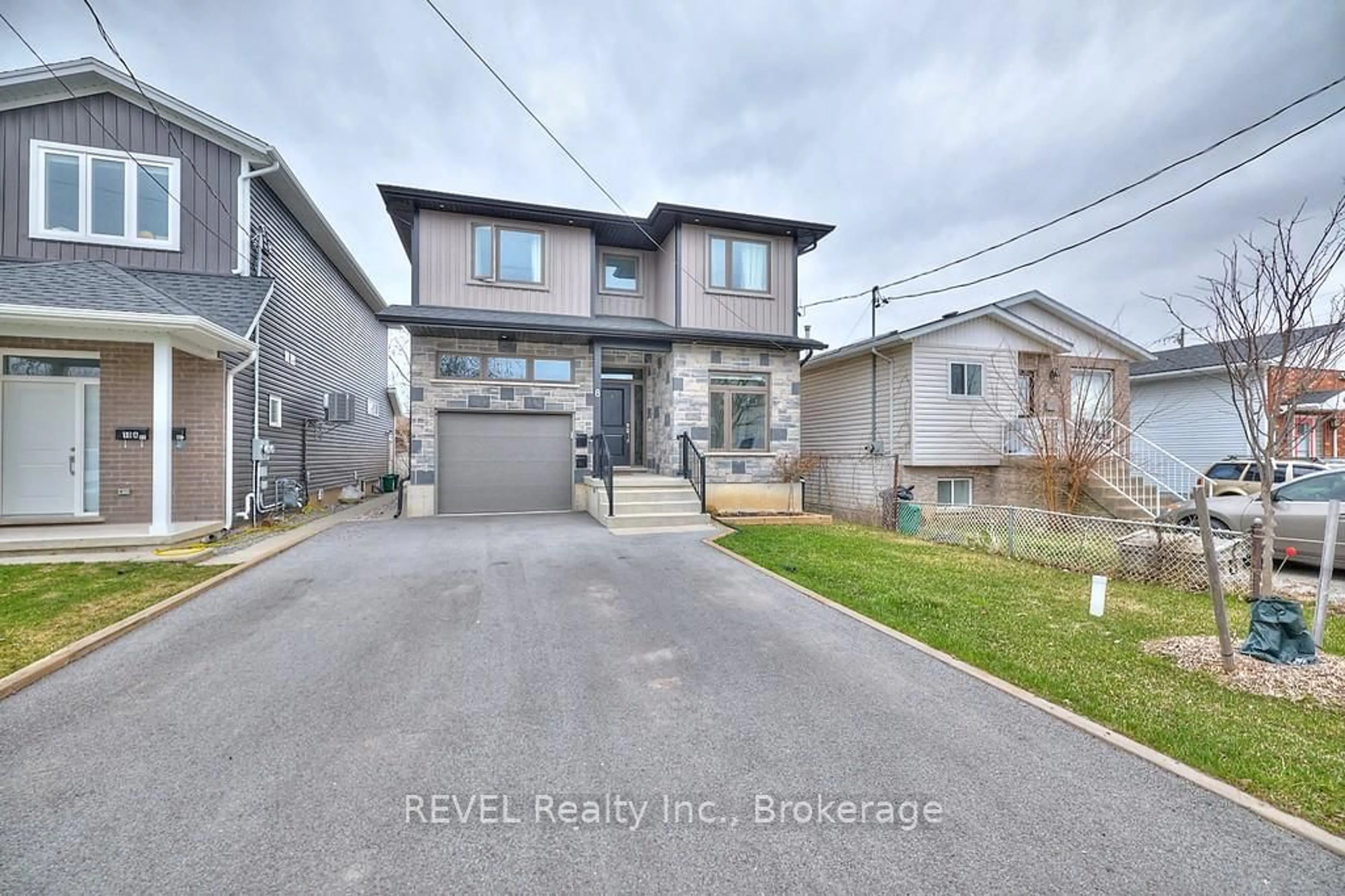 Unknown for 8 Nash St, St. Catharines Ontario L2S 1B5
