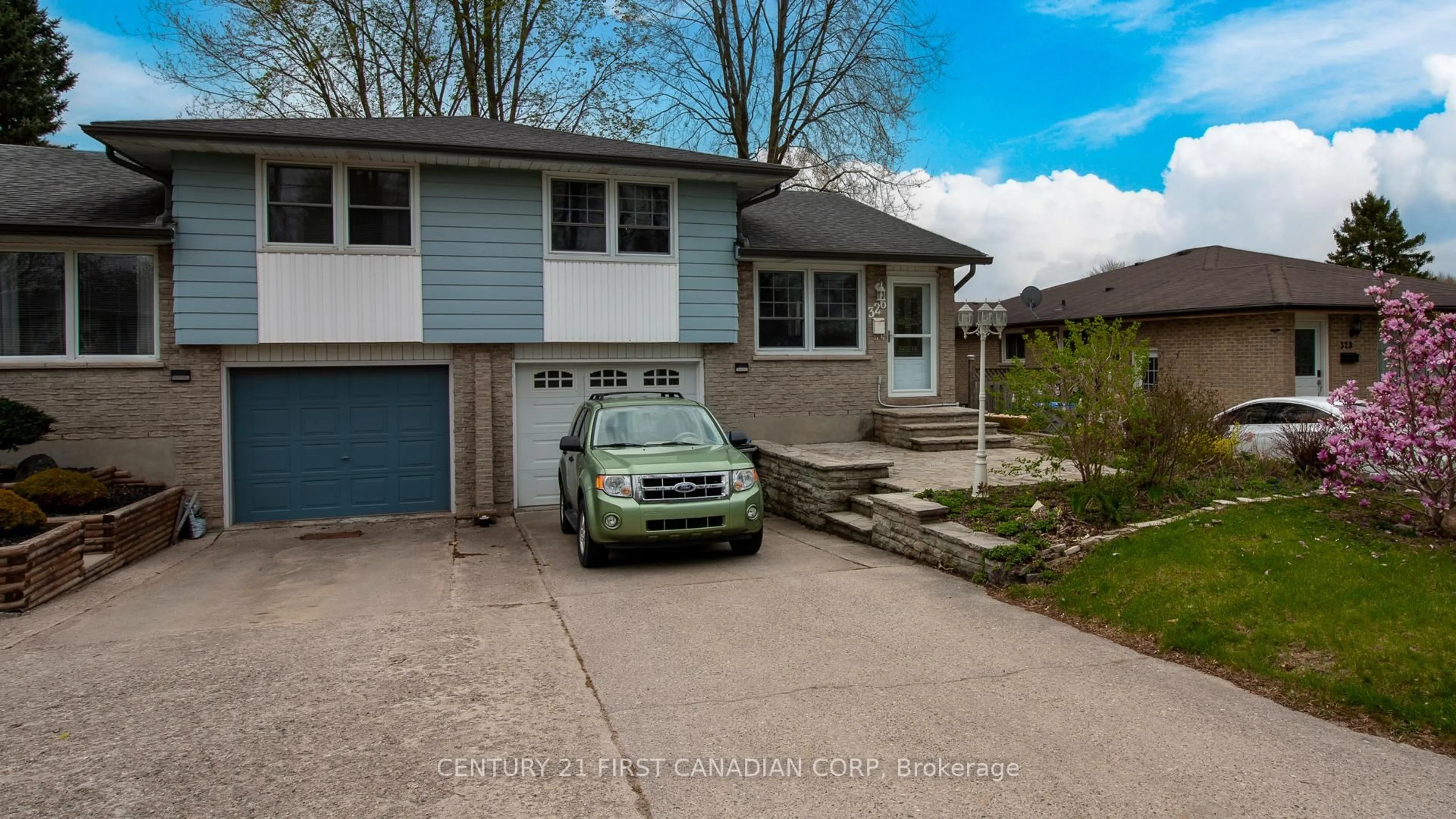 Unknown for 326 Burns St, Strathroy-Caradoc Ontario N7G 1G4