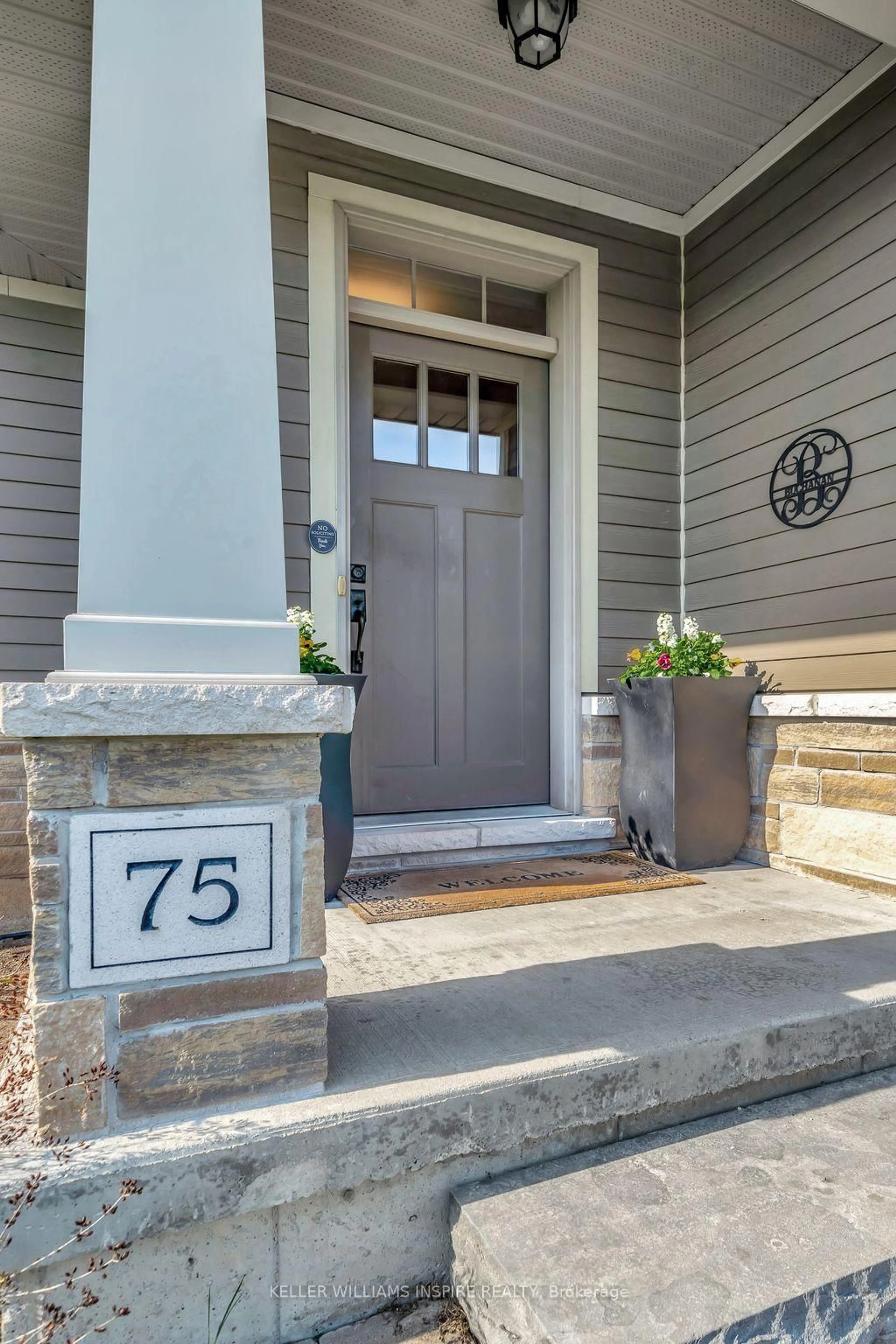 Indoor entryway for 75 Tessa Blvd, Belleville Ontario K8N 5K9