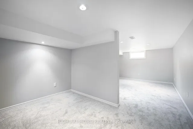Additional image 16 of 106 Bushmill Circ