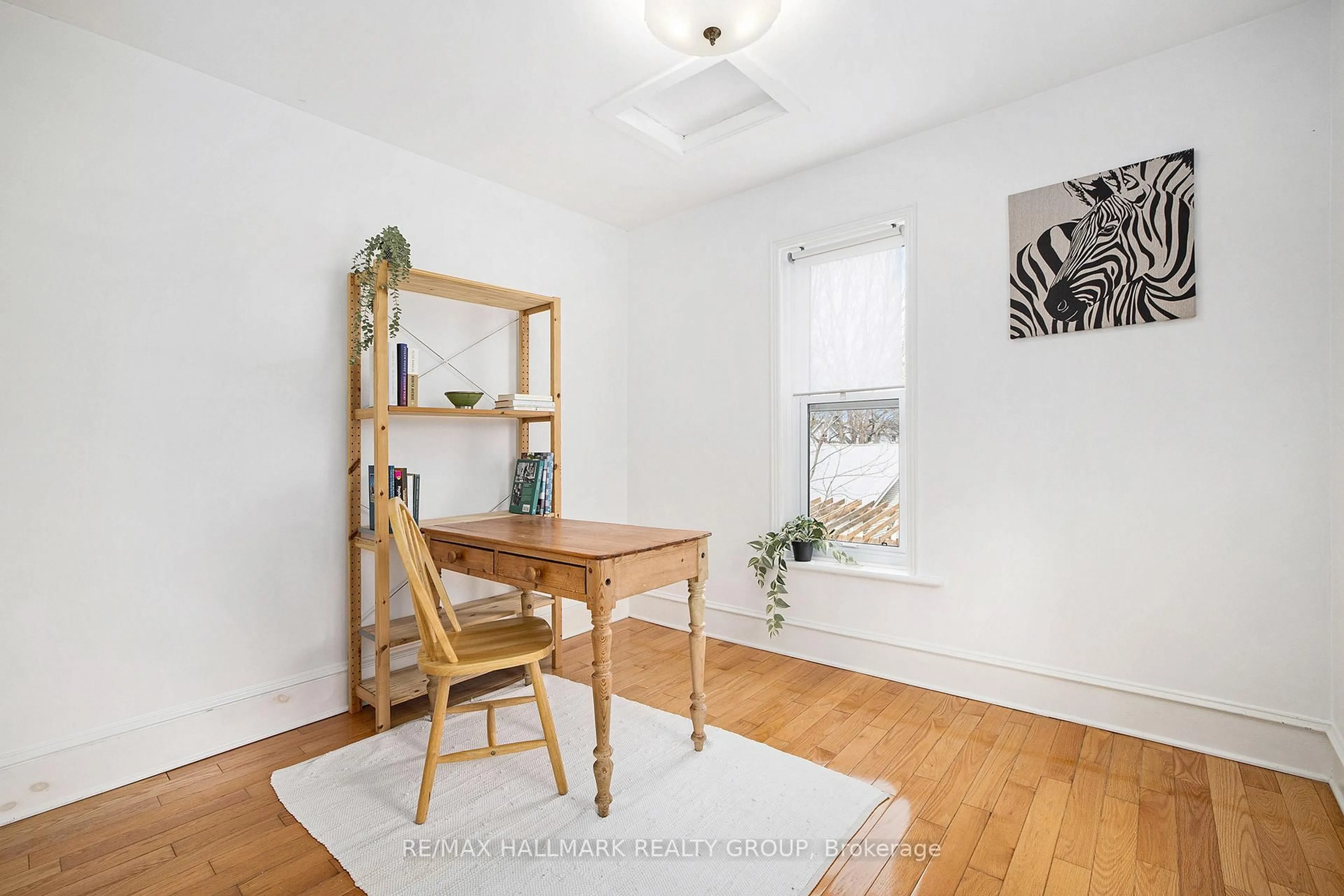 A pic of a room for 48 Mill St, Russell Ontario K4R 1E1