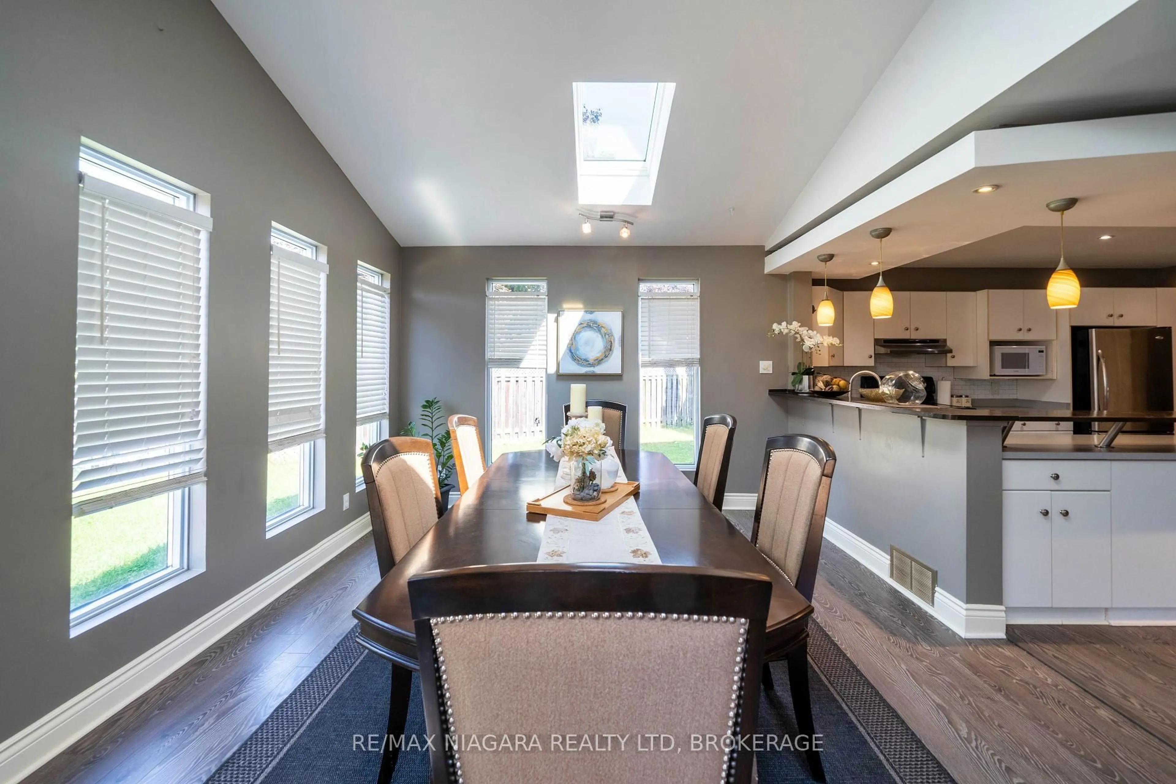 Dining room, unknown for 3829 Northwood Dr, Niagara Falls Ontario L2H 2Y5
