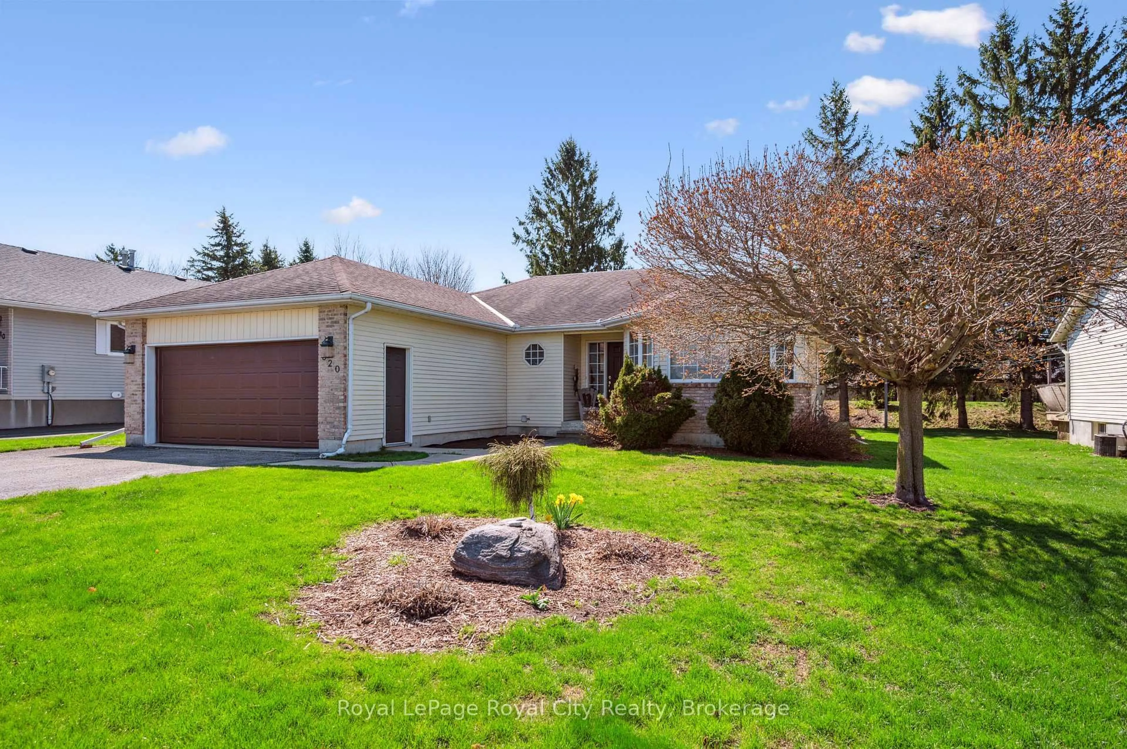 Home with vinyl exterior material, street for 320 Bell St, Minto Ontario N0G 2P0