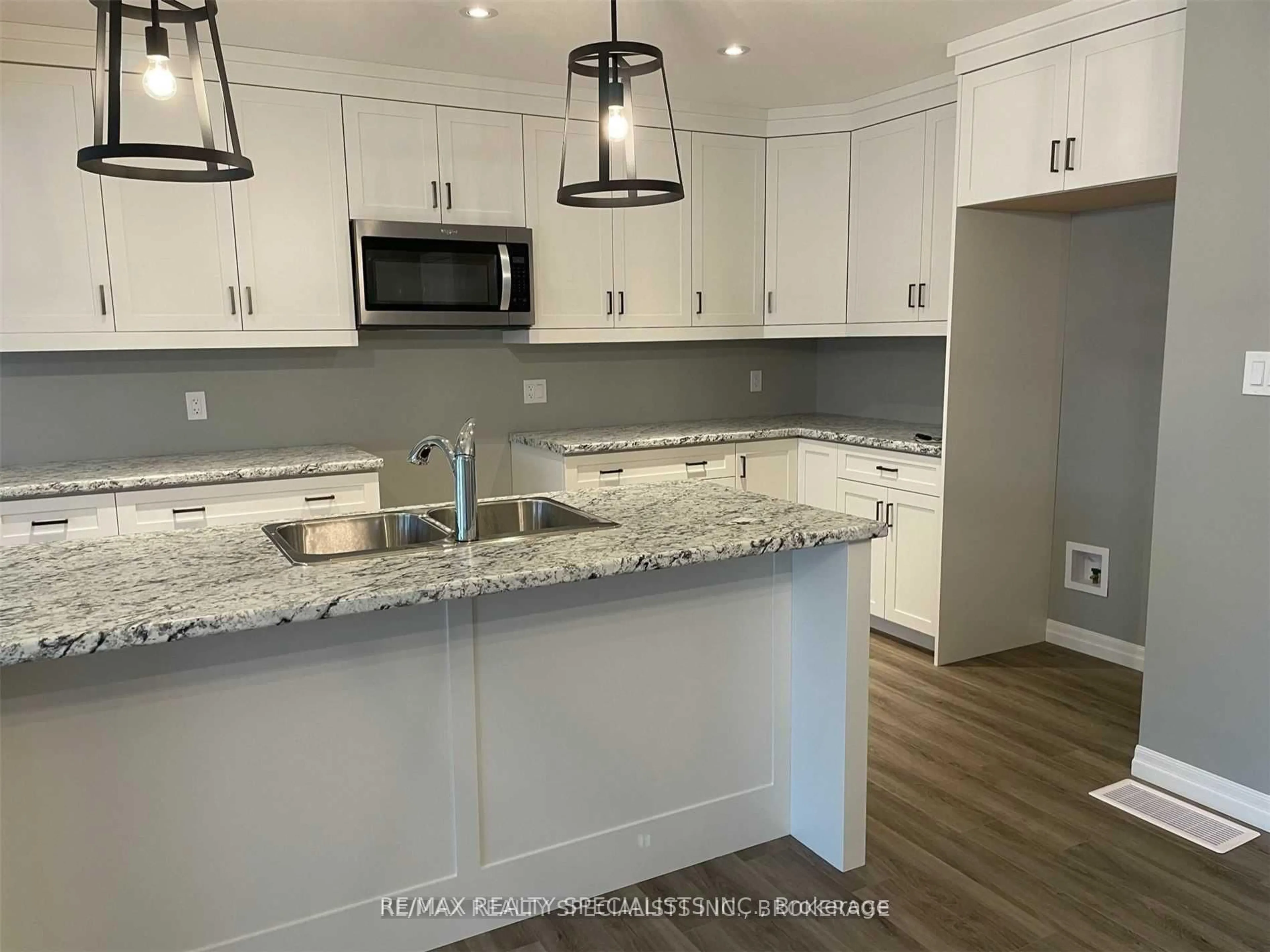 Open concept kitchen, unknown for 73 Park Row St, South-West Oxford Ontario N4S 1V9