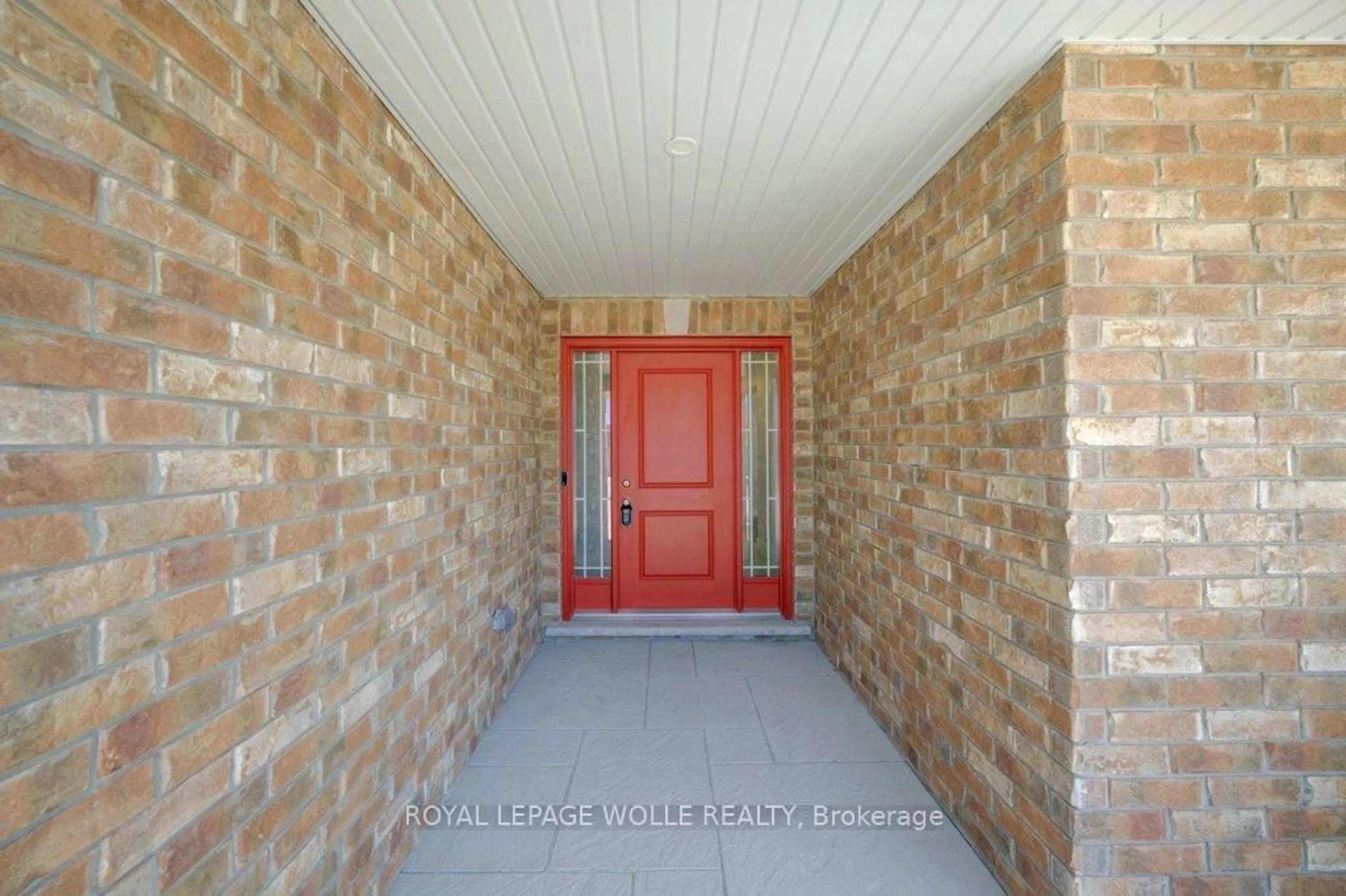 Indoor entryway for 75 Forbes Cres, North Perth Ontario N4W 0B8