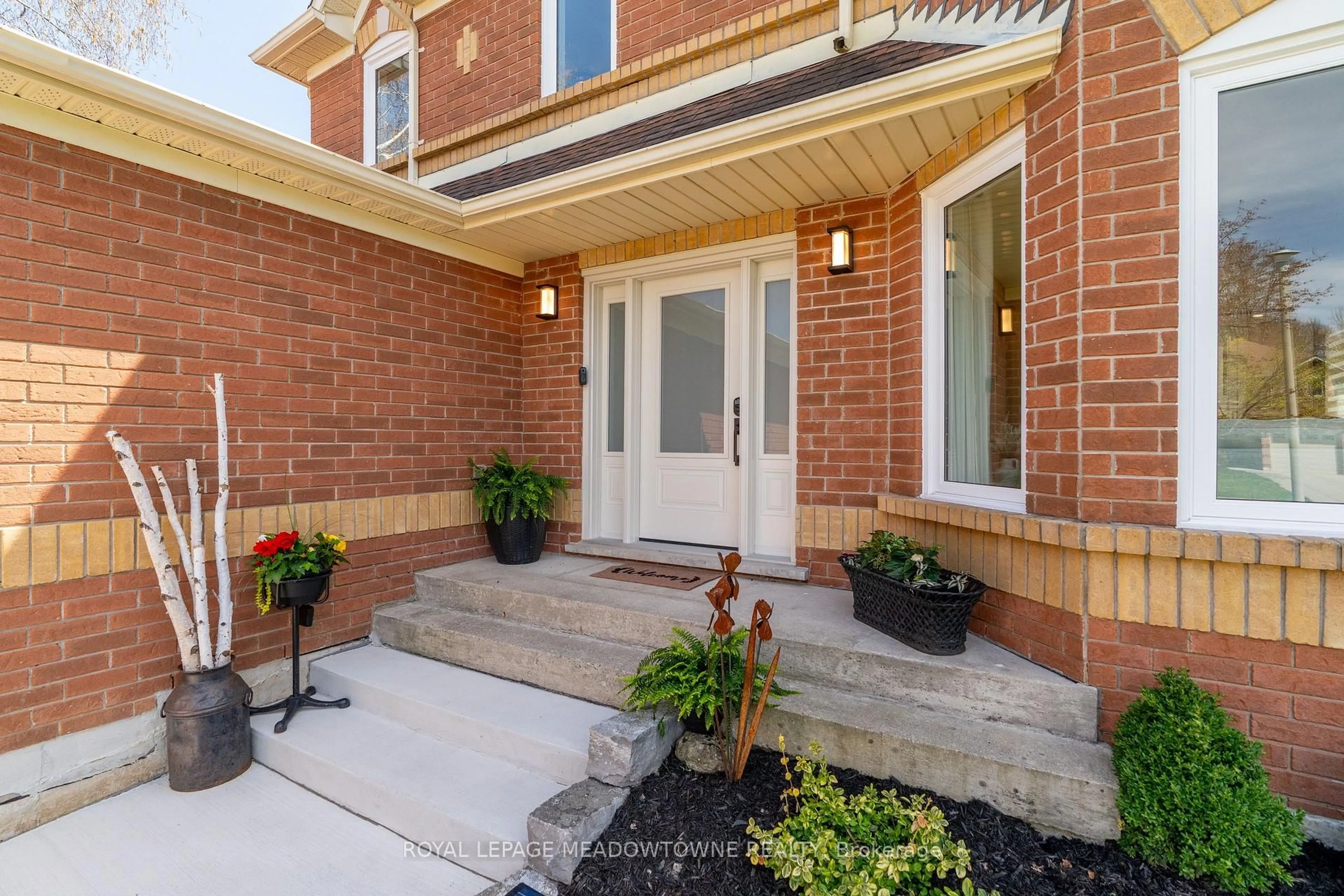 Home with brick exterior material, street for 55 Forestview Dr, Cambridge Ontario N1T 1V1