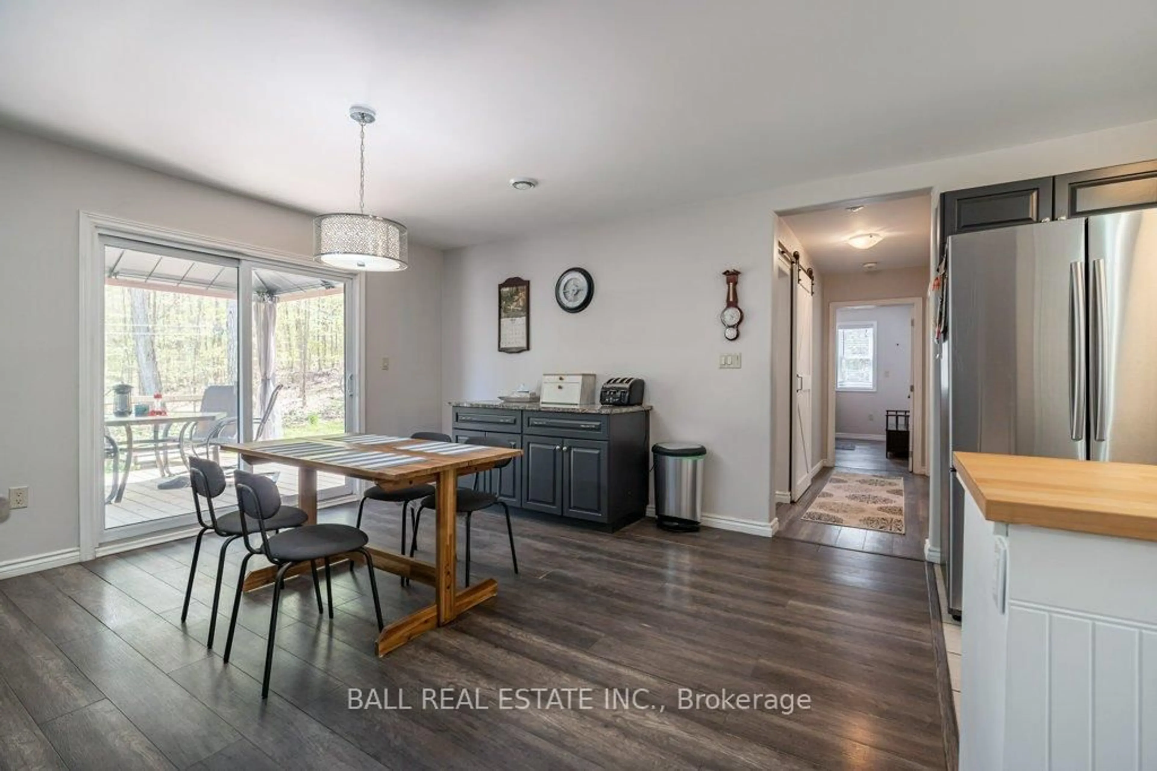 Open concept kitchen, wood/laminate floor for 75 Woodlawn Dr, Trent Hills Ontario K0L 1Y0