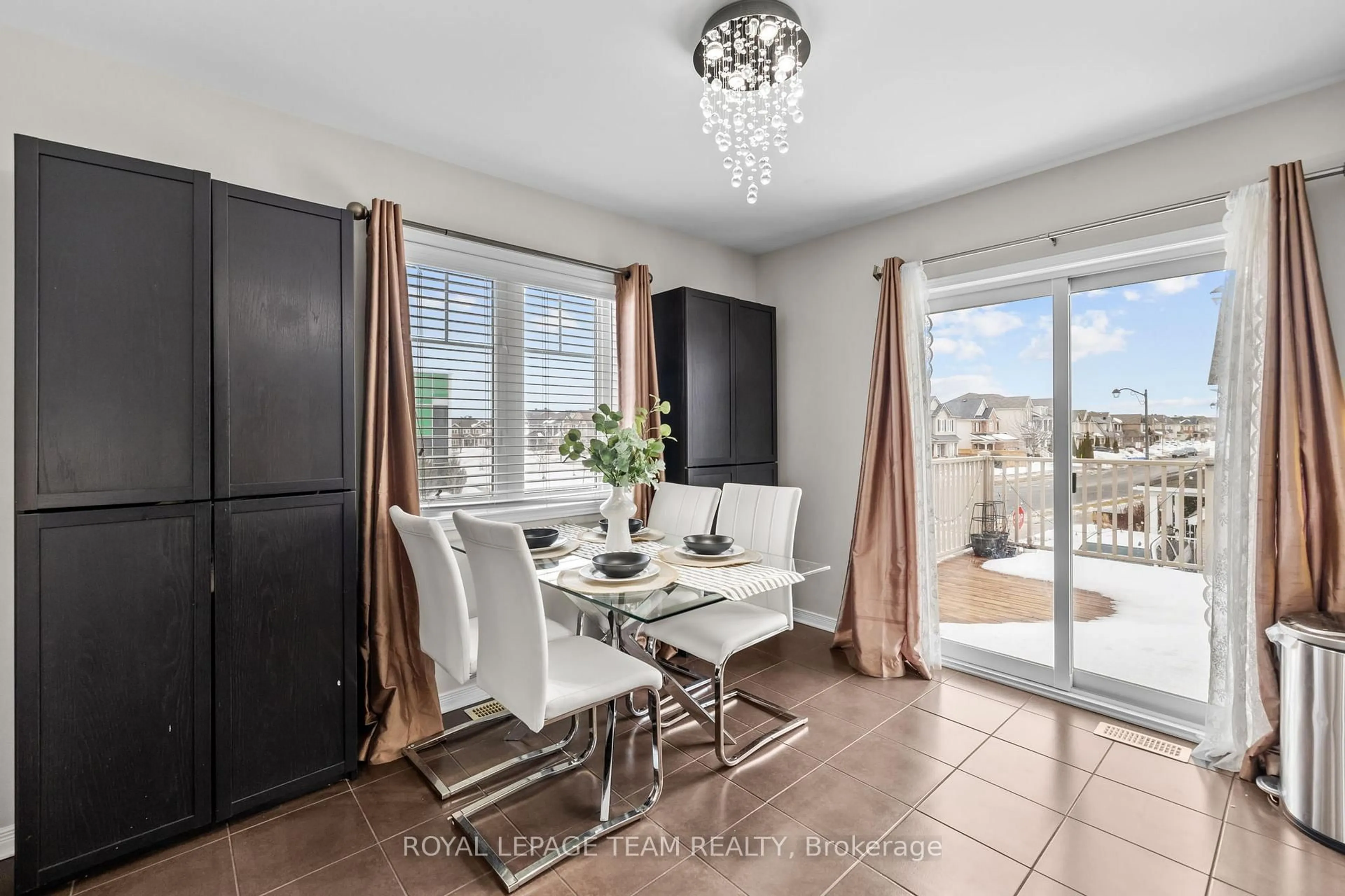 Dining room, ceramic/tile floor for 2700 Grand Canal St, Ottawa Ontario K2J 0R9