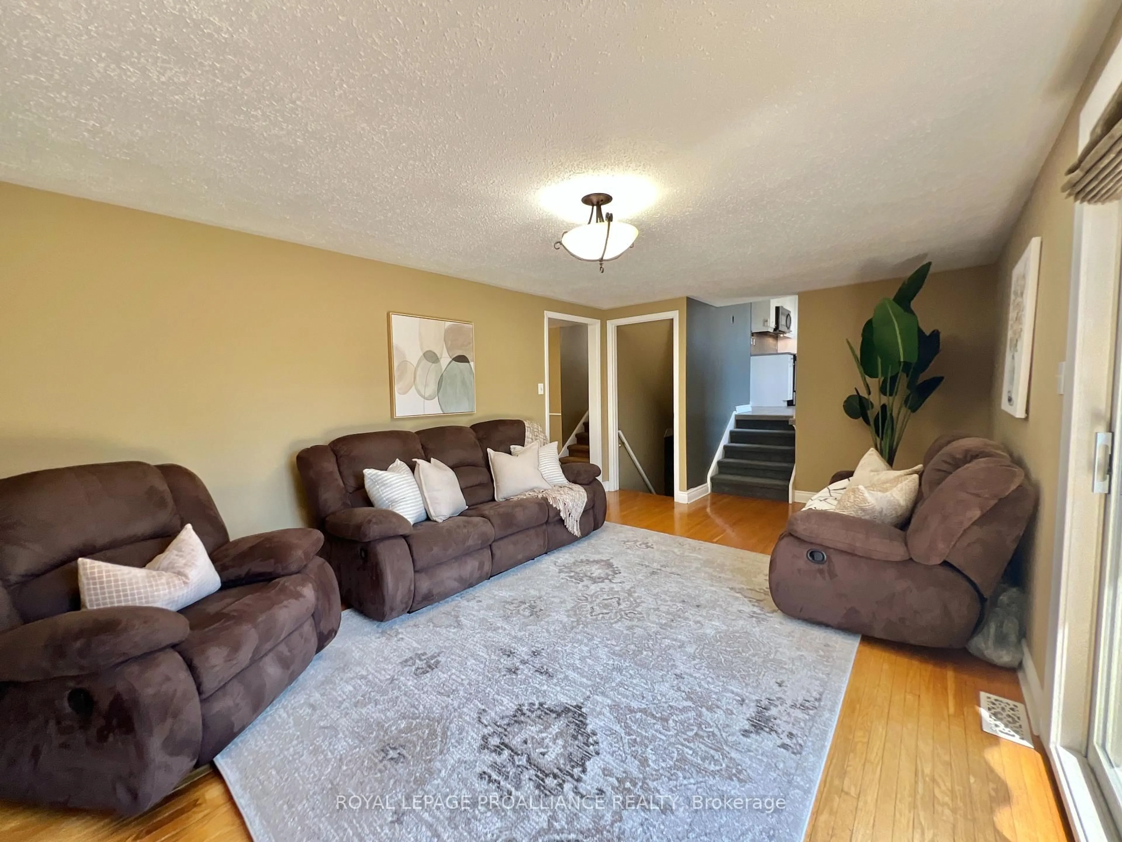Living room with furniture, unknown for 21 Dunnett Blvd, Belleville Ontario K8P 4M7
