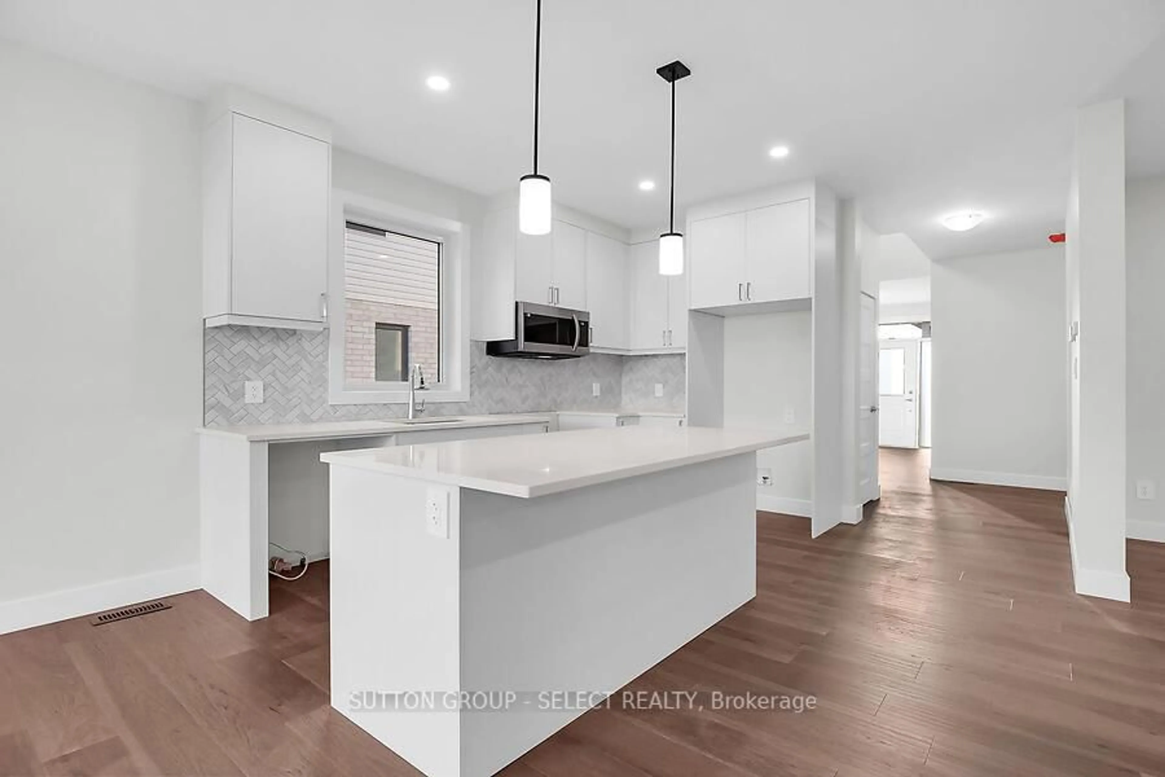Open concept kitchen, ceramic/tile floor for 7966 Fallon Dr #17, Lucan Biddulph Ontario N0M 1V0