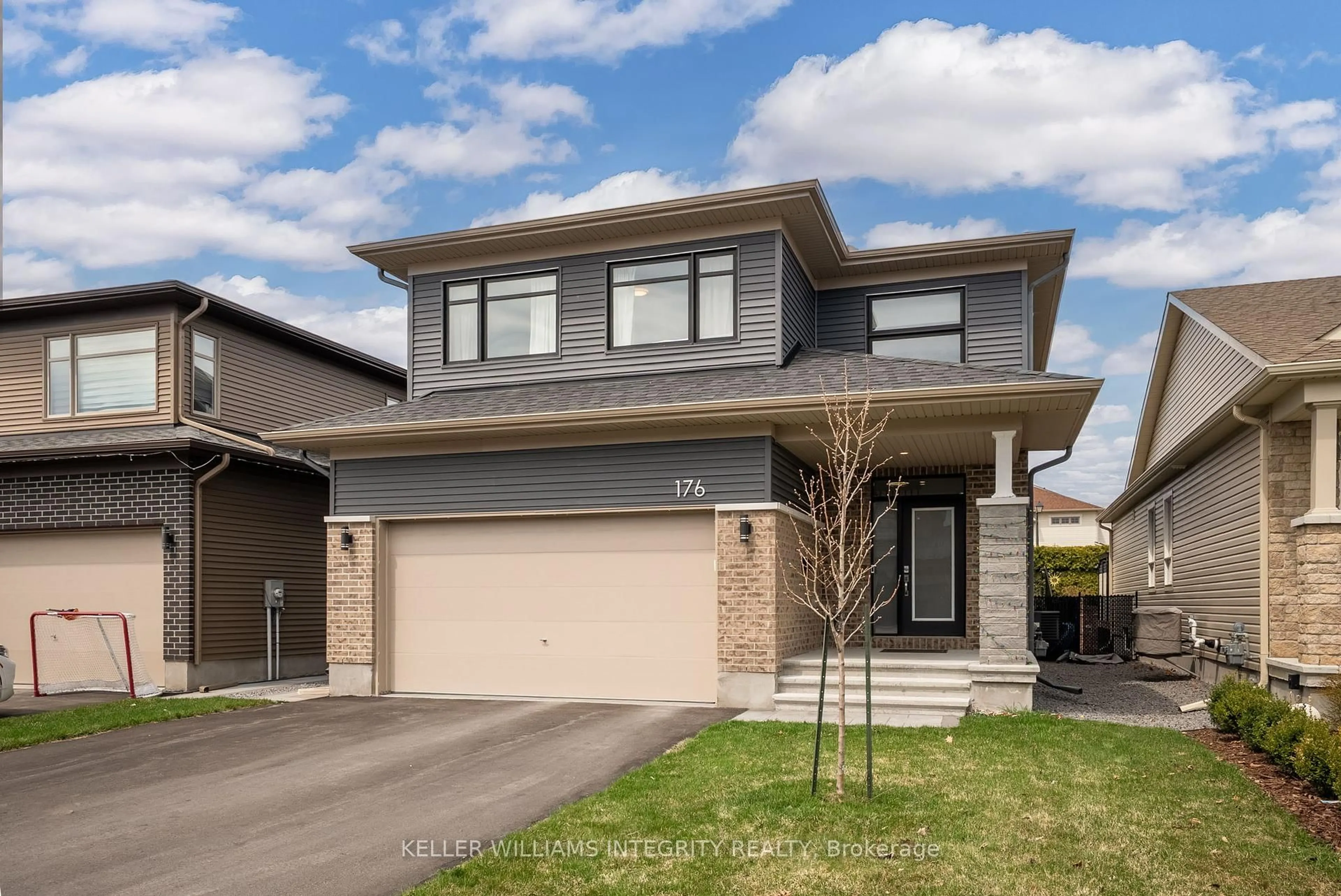 Home with vinyl exterior material, street for 176 Onyx Cres, Clarence-Rockland Ontario K4K 1P6