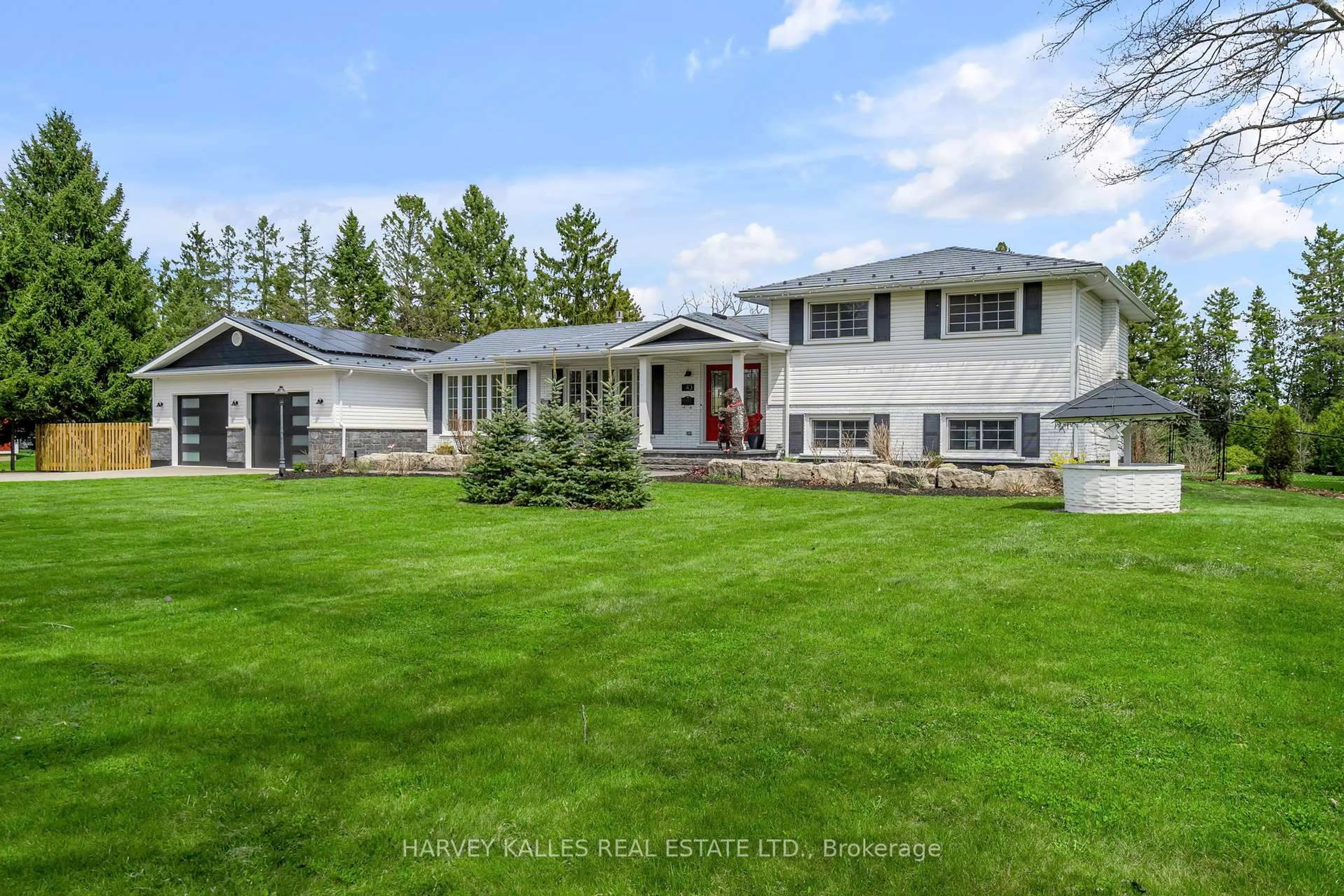 A pic from outside/outdoor area/front of a property/back of a property/a pic from drone, unknown for 43 Sunnyridge Rd, Hamilton Ontario L0R 1R0