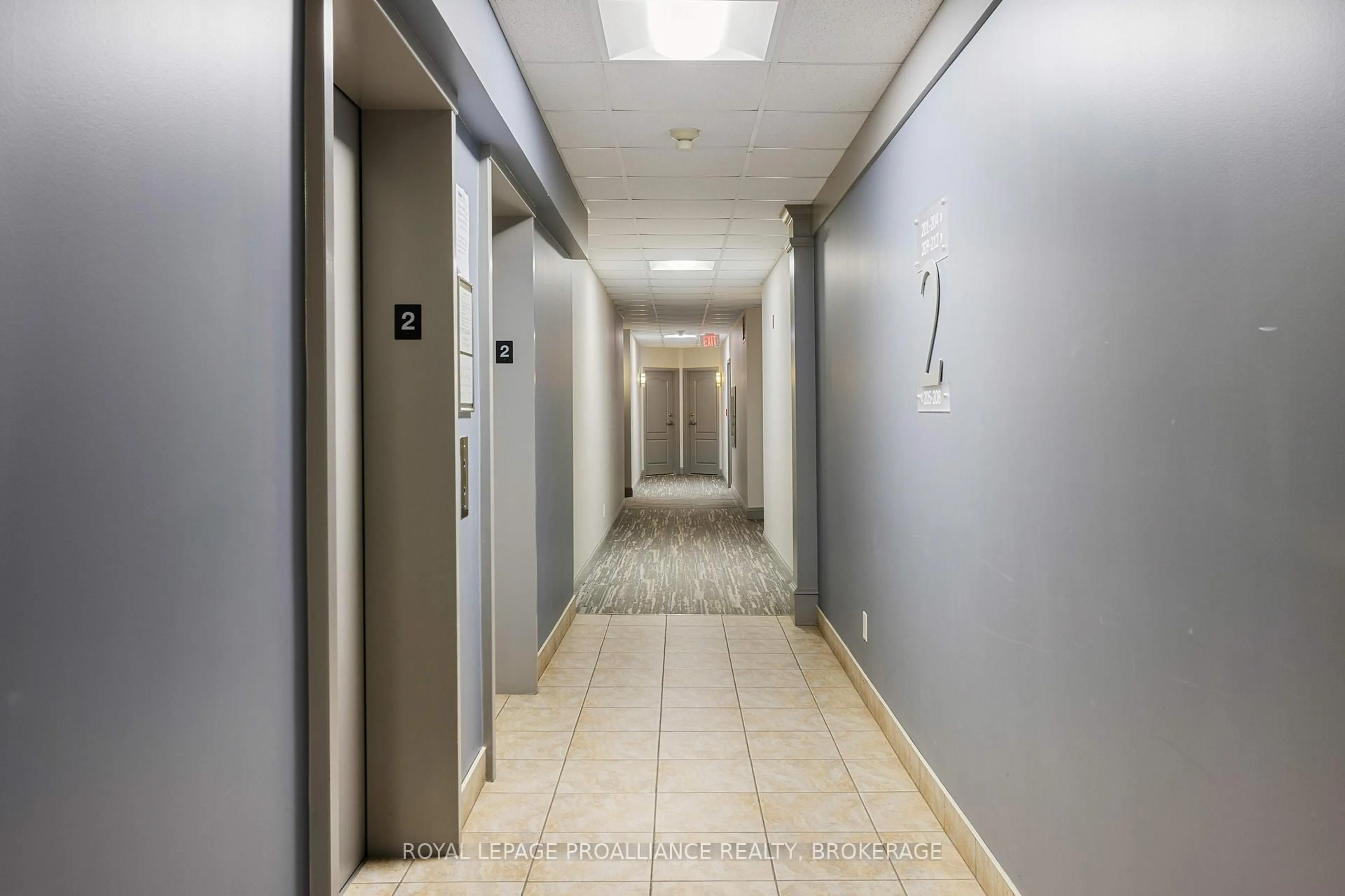 Indoor foyer for 350 Wellington St #205, Kingston Ontario K7K 7J7