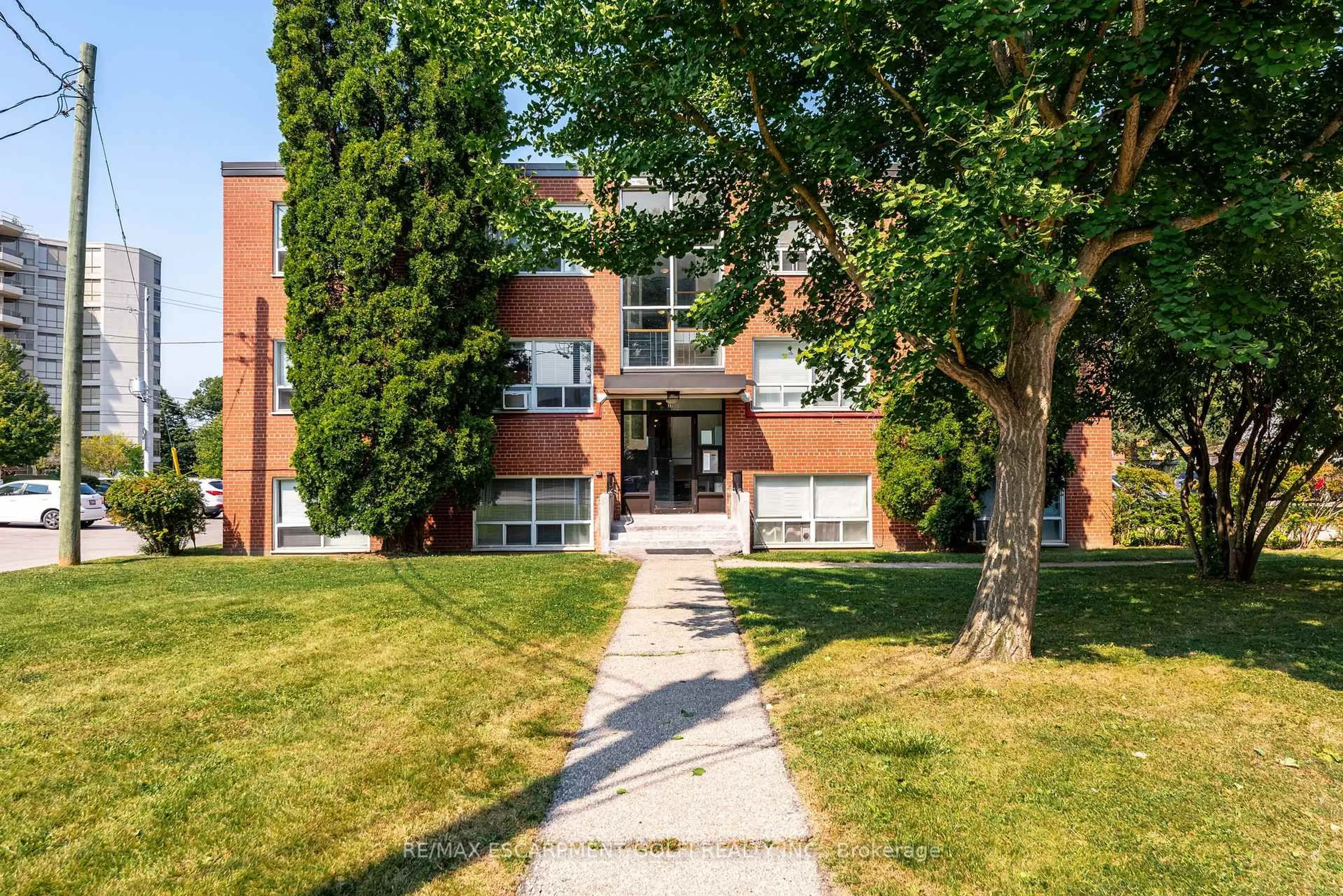 Unknown for 37 Mericourt Rd #208, Hamilton Ontario L8S 2N5