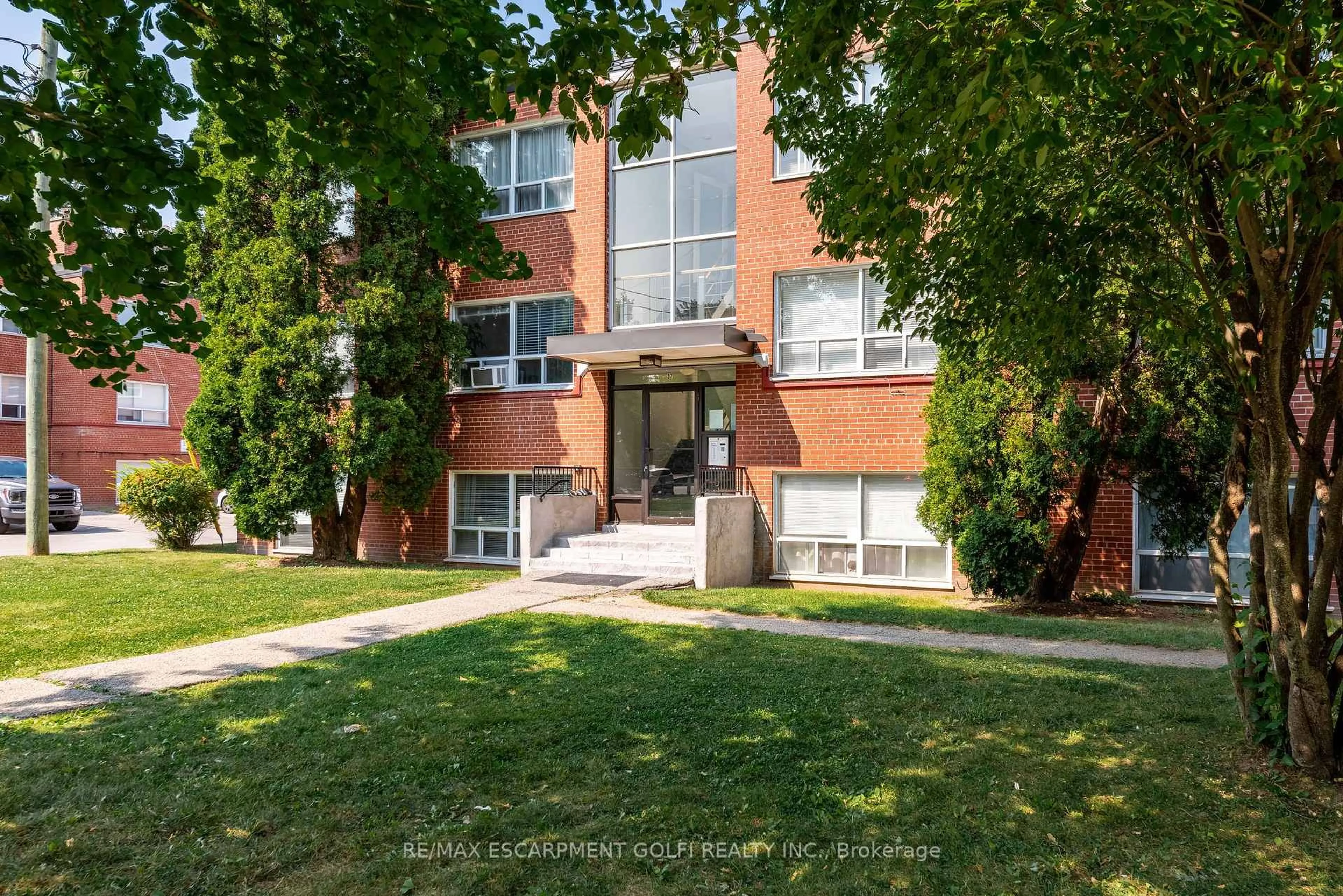 Unknown for 37 Mericourt Rd #208, Hamilton Ontario L8S 2N5