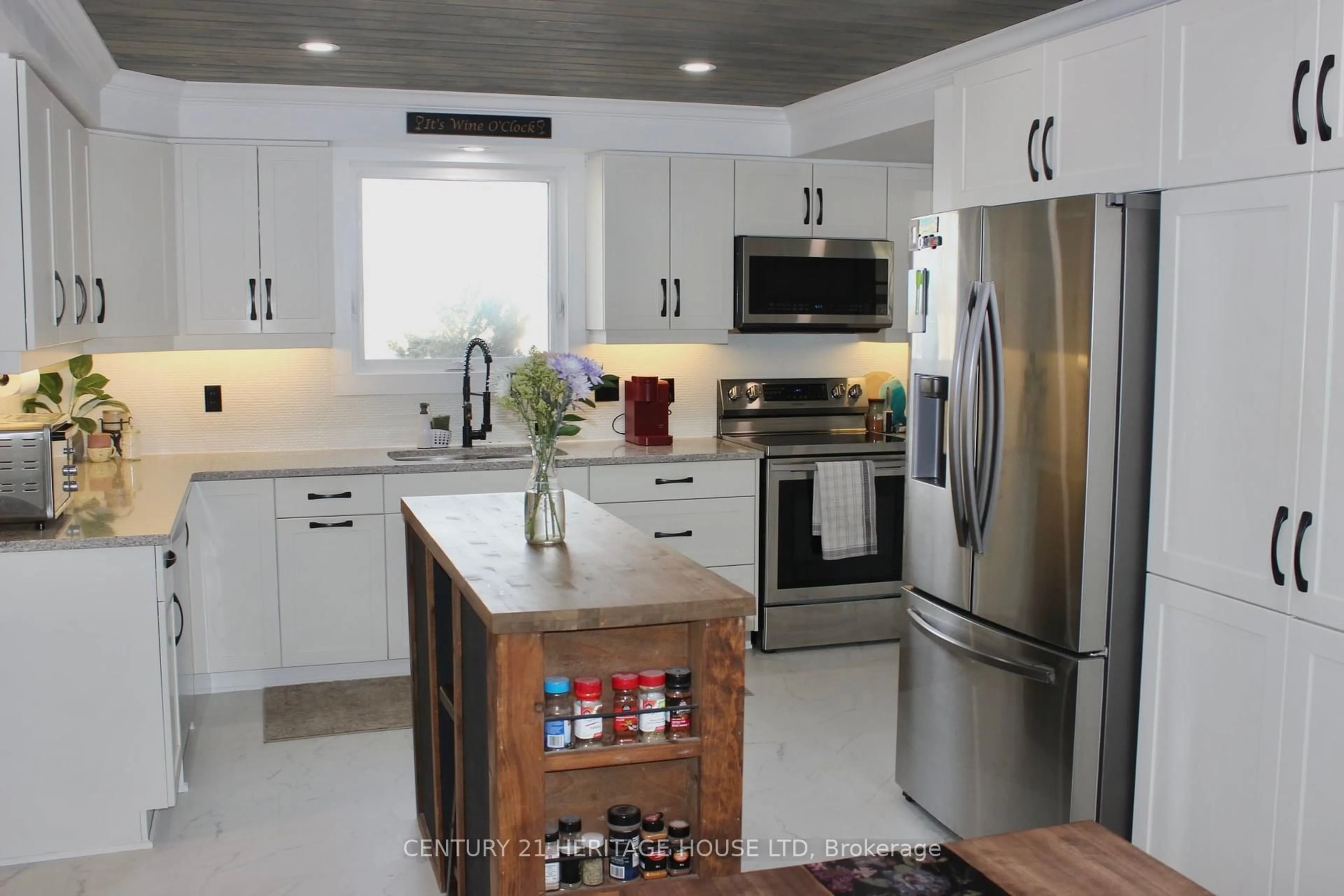 Contemporary kitchen, ceramic/tile floor for 6958 Sunset Rd, Central Elgin Ontario N5P 3S8