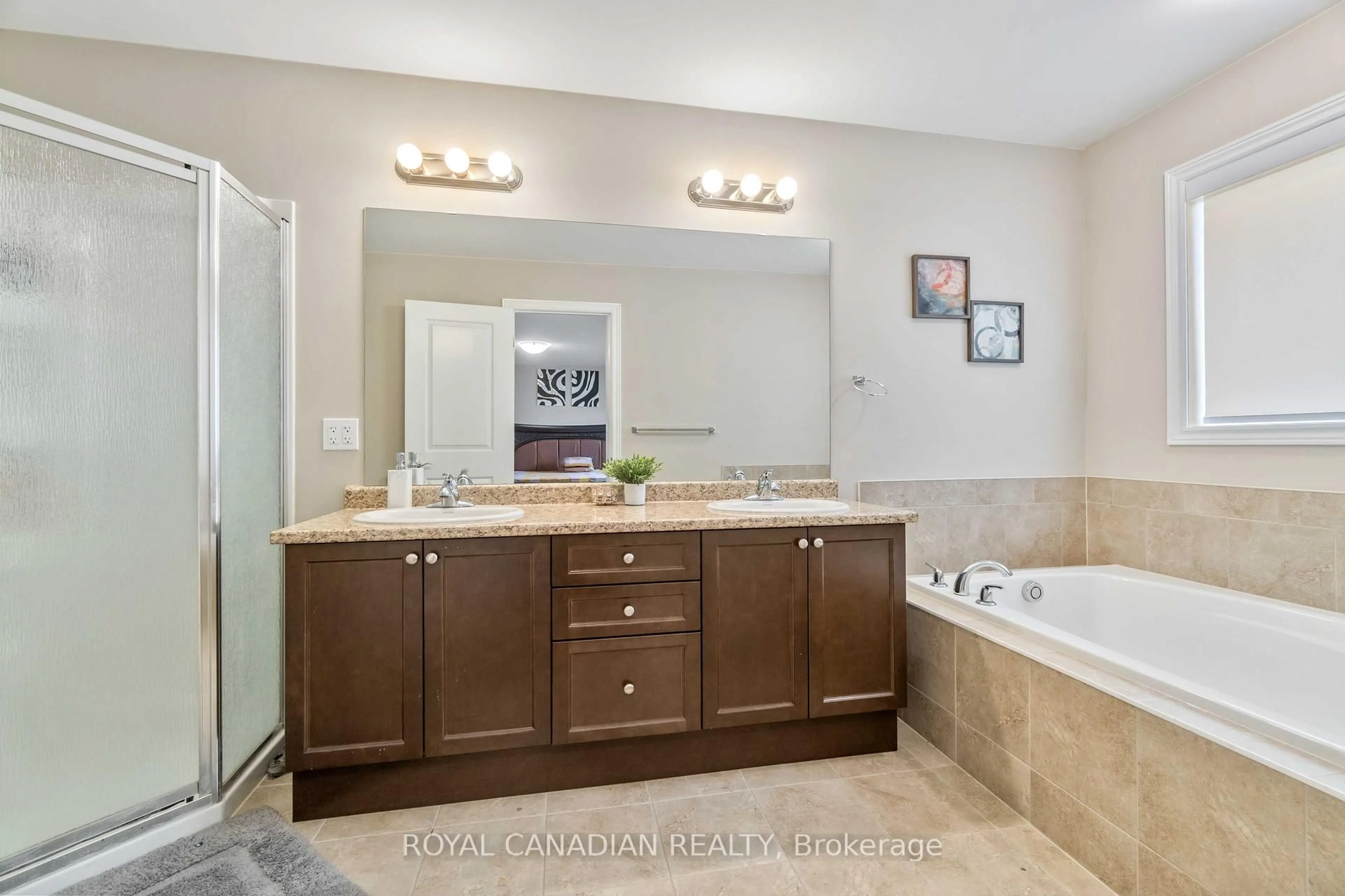 Standard bathroom, ceramic/tile floor for 92 Bethune Ave, Hamilton Ontario L0R 1P0