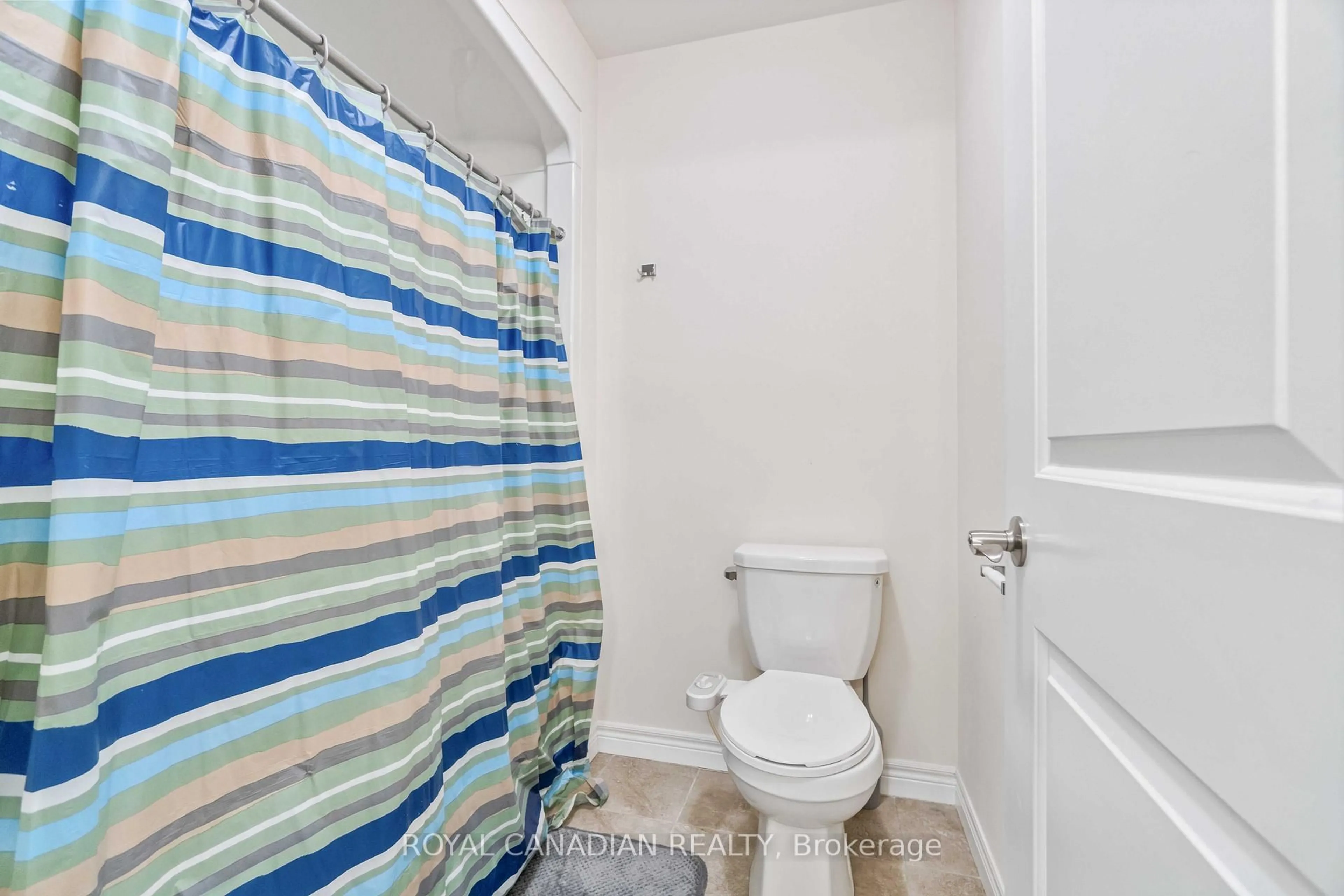 Standard bathroom, floor is not visible for 92 Bethune Ave, Hamilton Ontario L0R 1P0