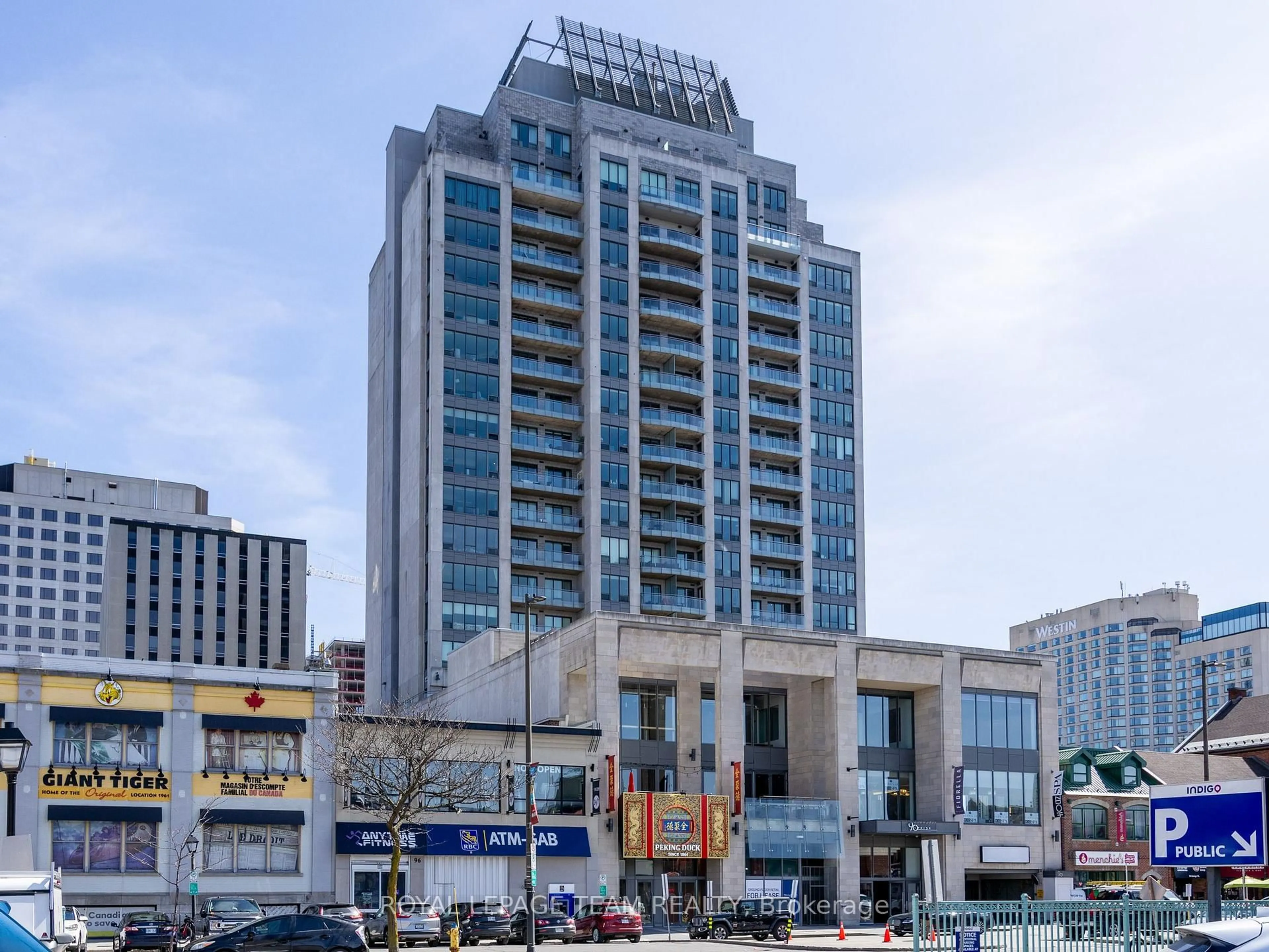 Indoor foyer for 90 George St #702, Ottawa Ontario K1N 0A8