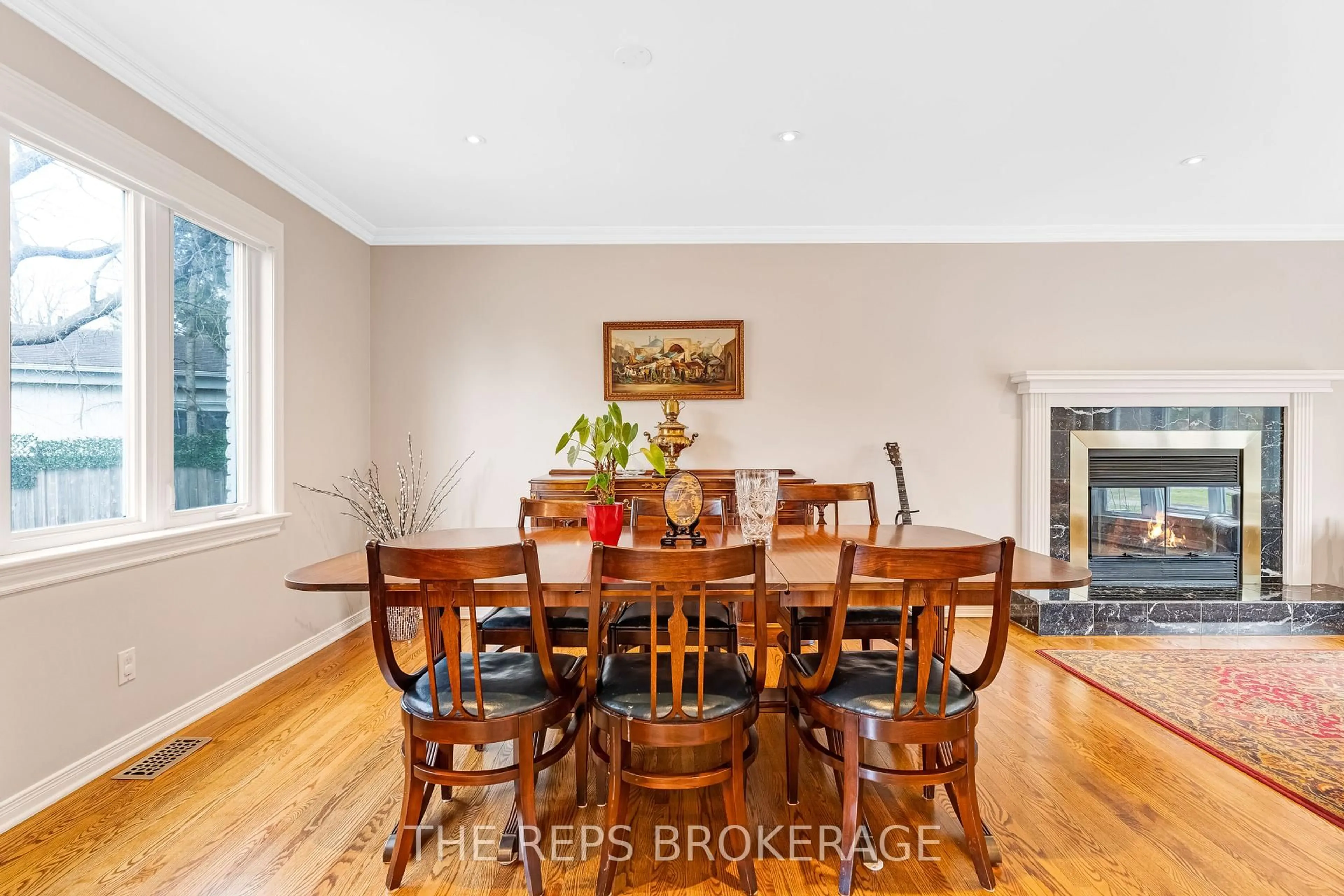 Dining room, wood/laminate floor for 3062 Upper Otterson Pl, Ottawa Ontario K1V 7B6