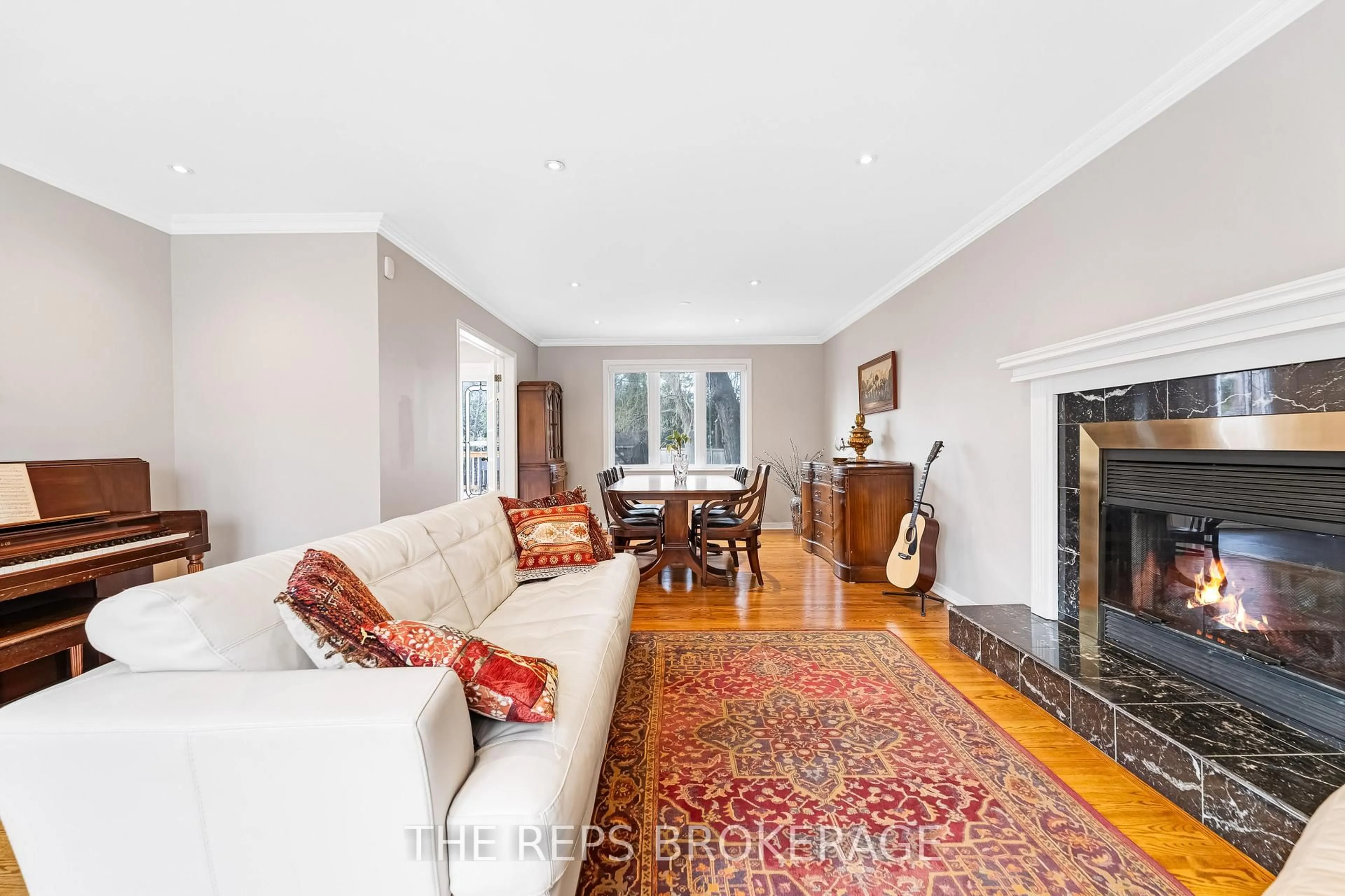 Living room with furniture, unknown for 3062 Upper Otterson Pl, Ottawa Ontario K1V 7B6