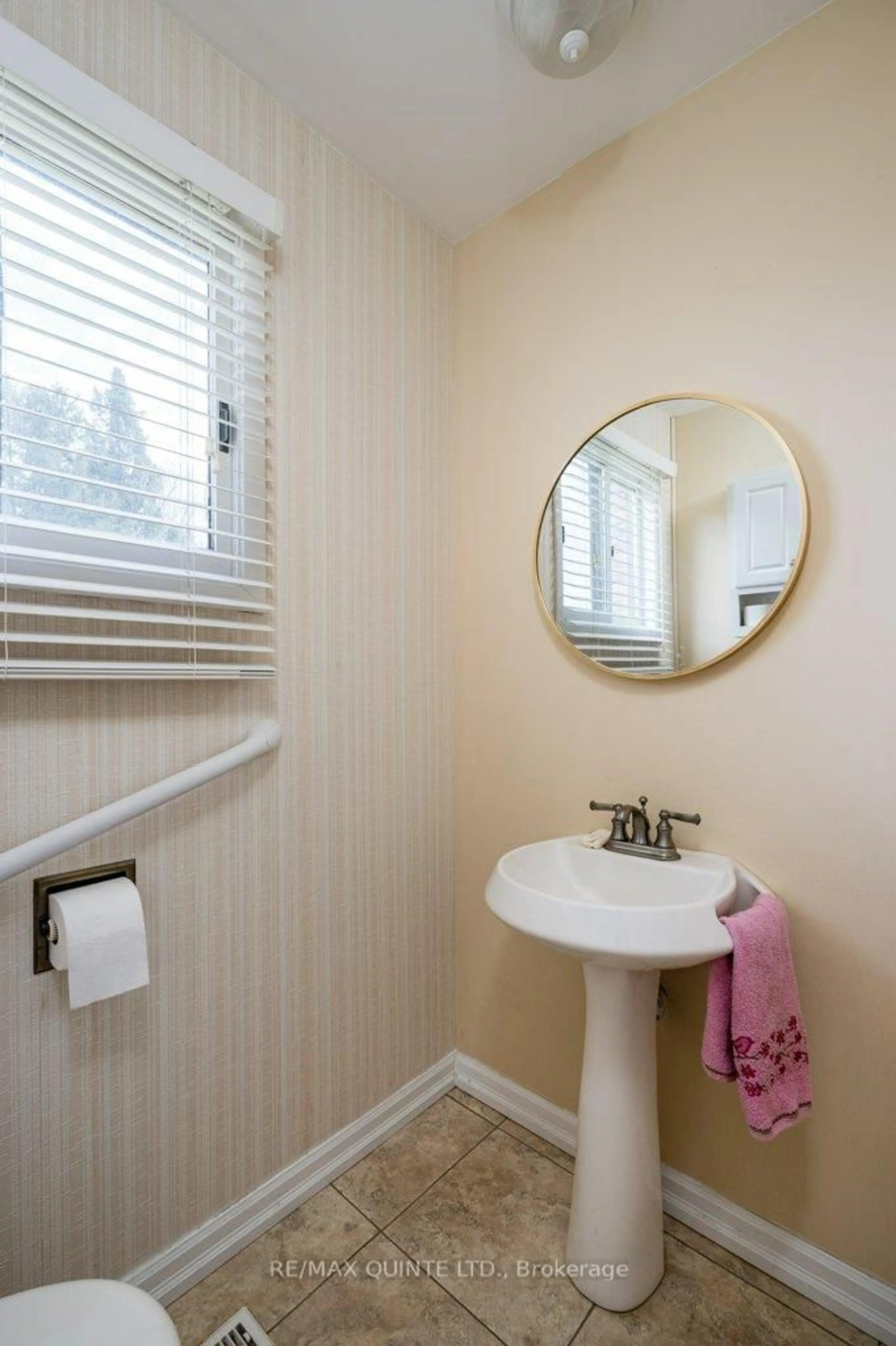 Standard bathroom, ceramic/tile floor for 252 Maines Rd, Thomasburg Ontario K0K 3H0
