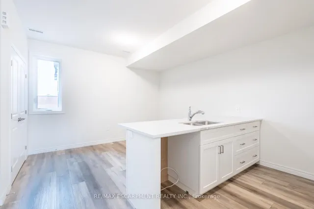 Additional property image - 2620 BINBROOK Rd Unit 206