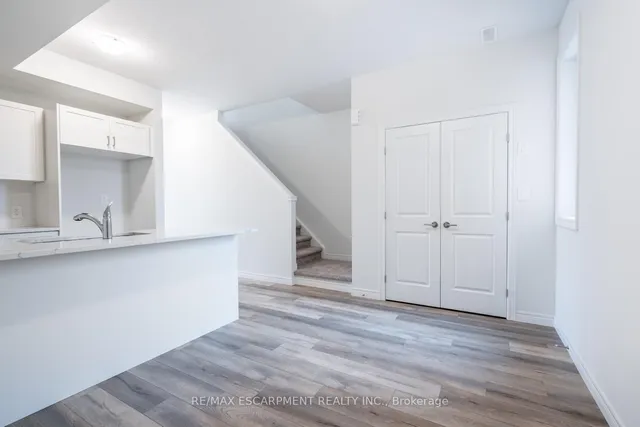 Additional property image - 2620 BINBROOK Rd Unit 206