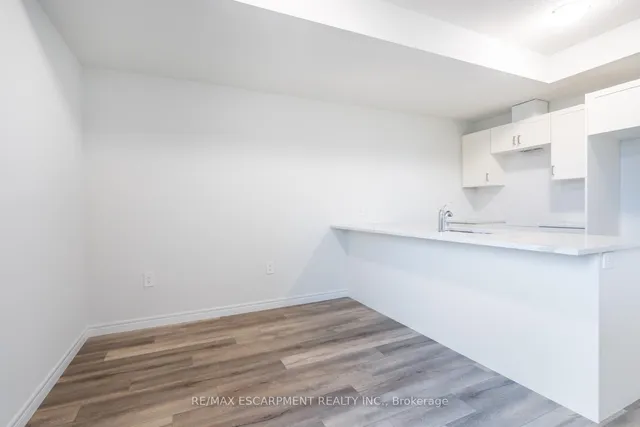 Additional property image - 2620 BINBROOK Rd Unit 206