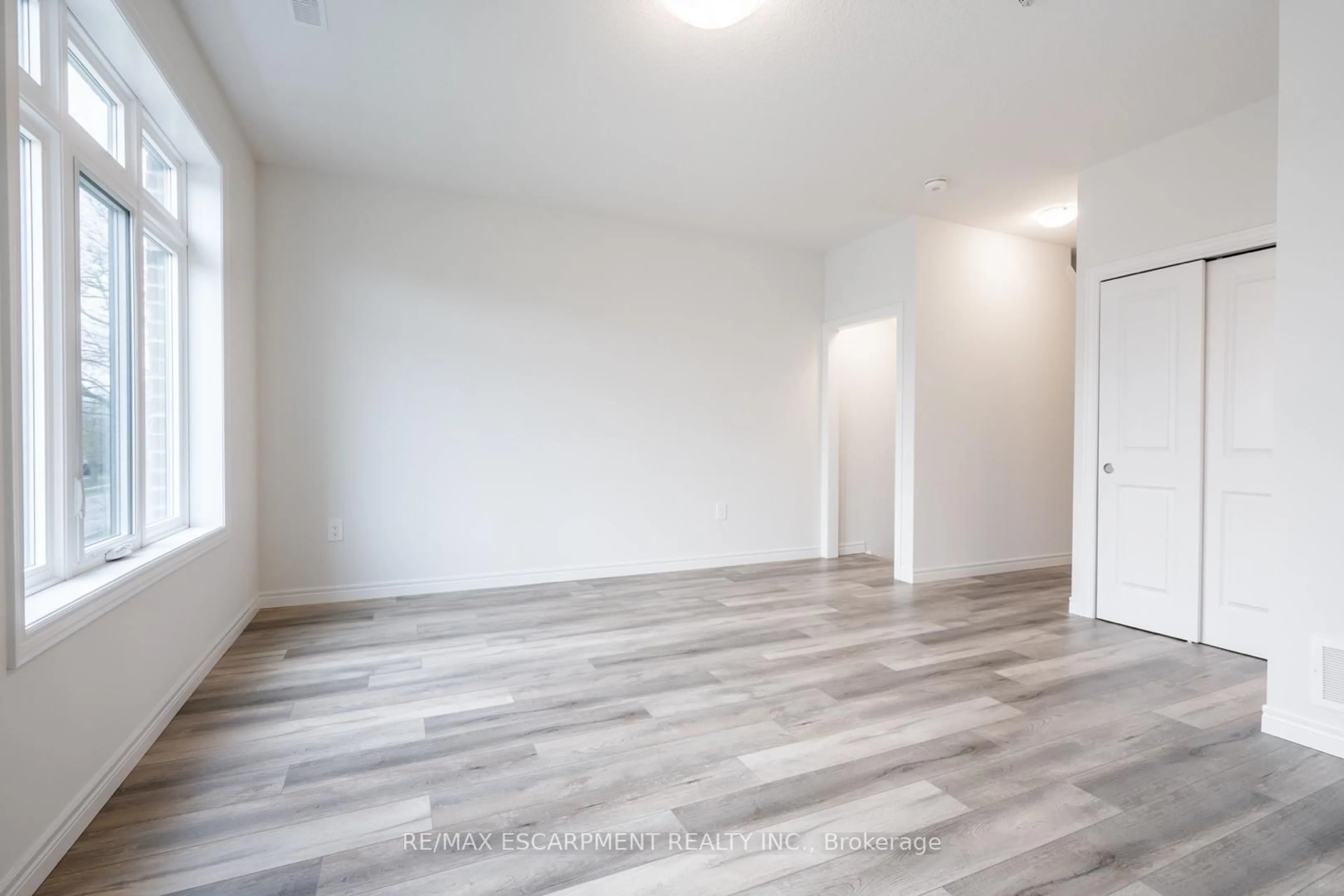 A pic of a room for 2620 BINBROOK Rd #206, Hamilton Ontario L0R 1C0
