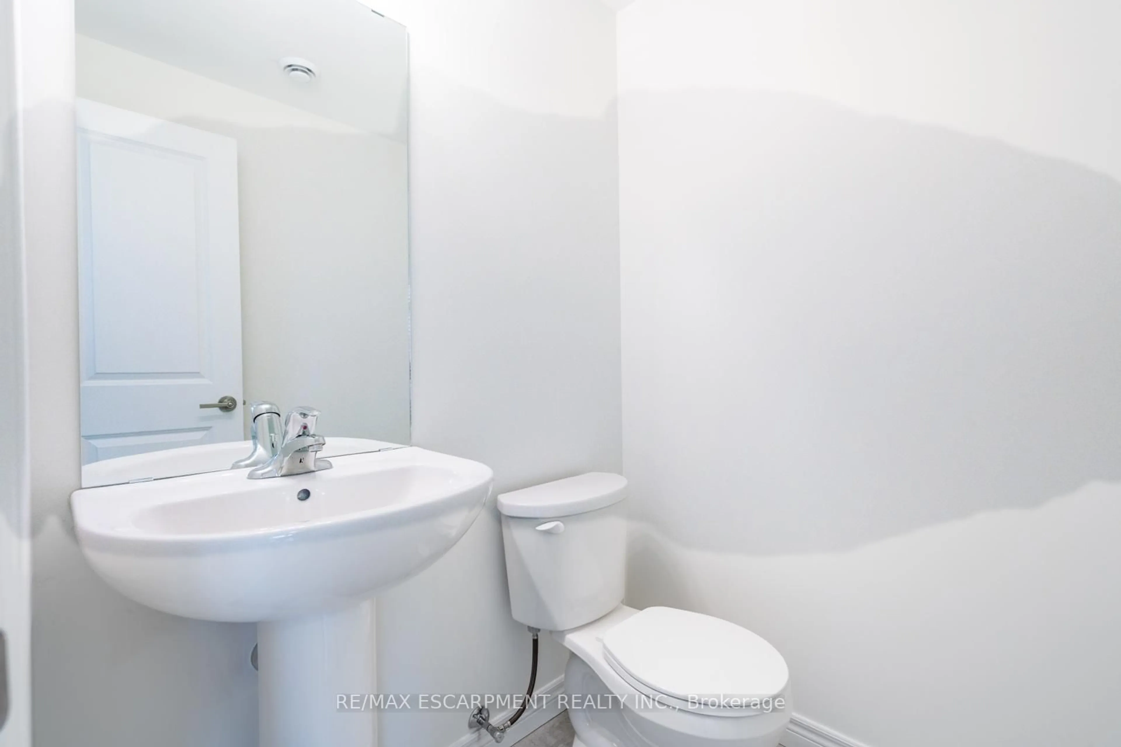 Standard bathroom, floor is not visible for 2620 BINBROOK Rd #206, Hamilton Ontario L0R 1C0