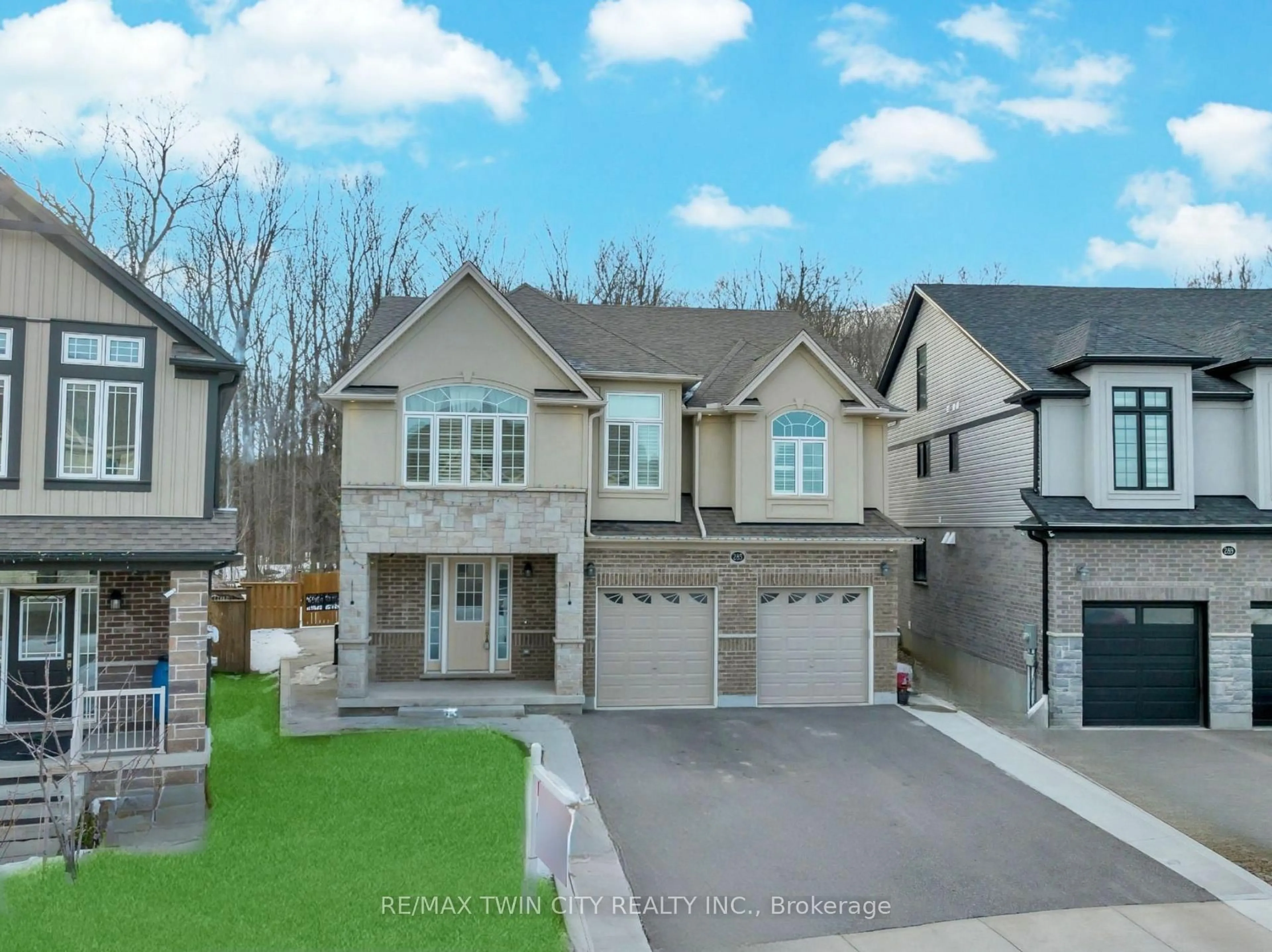Unknown for 285 Sedgewood St, Kitchener Ontario N2P 0G6