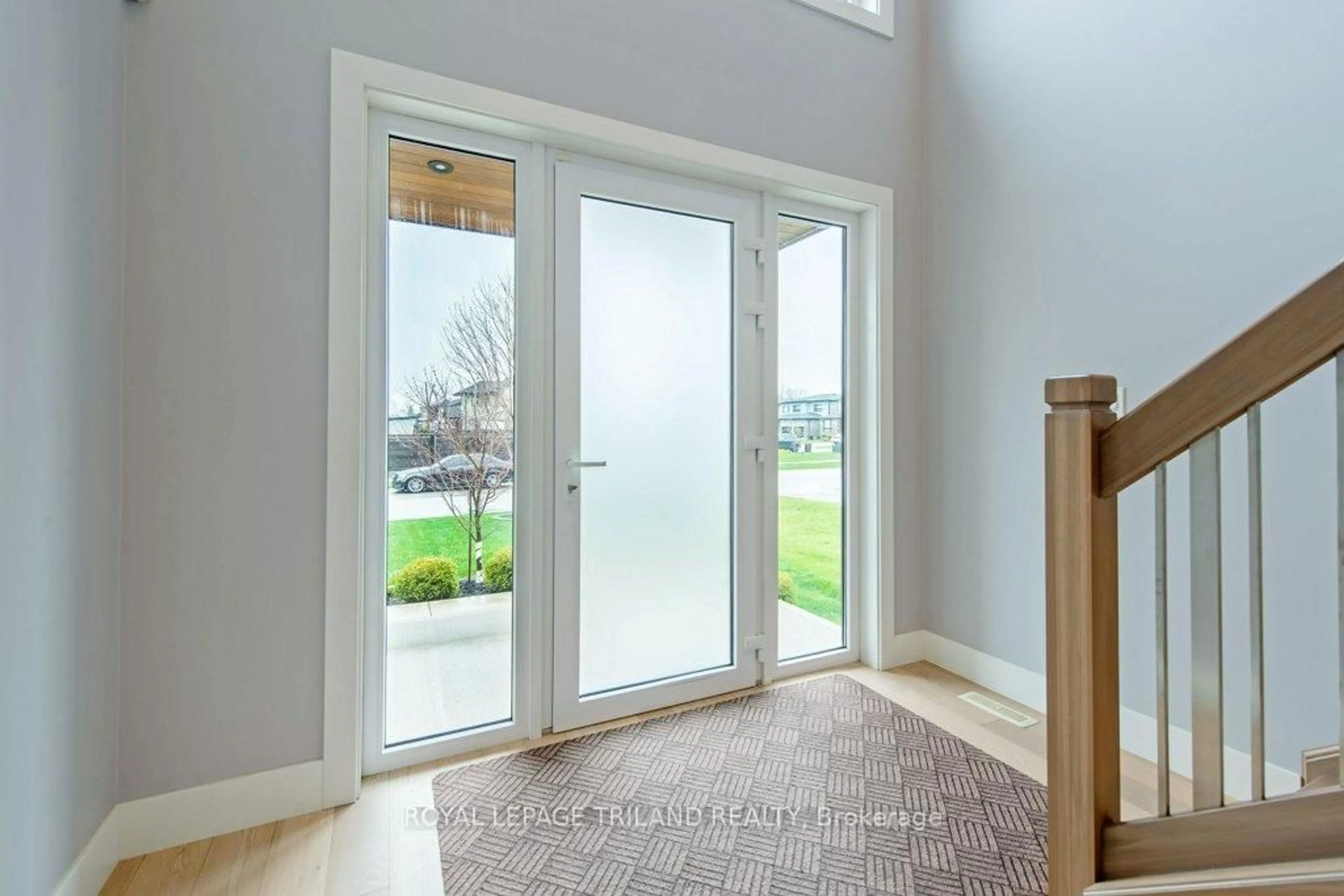 Indoor entryway for 2190 Bakervilla St, London South Ontario N6P 0E5