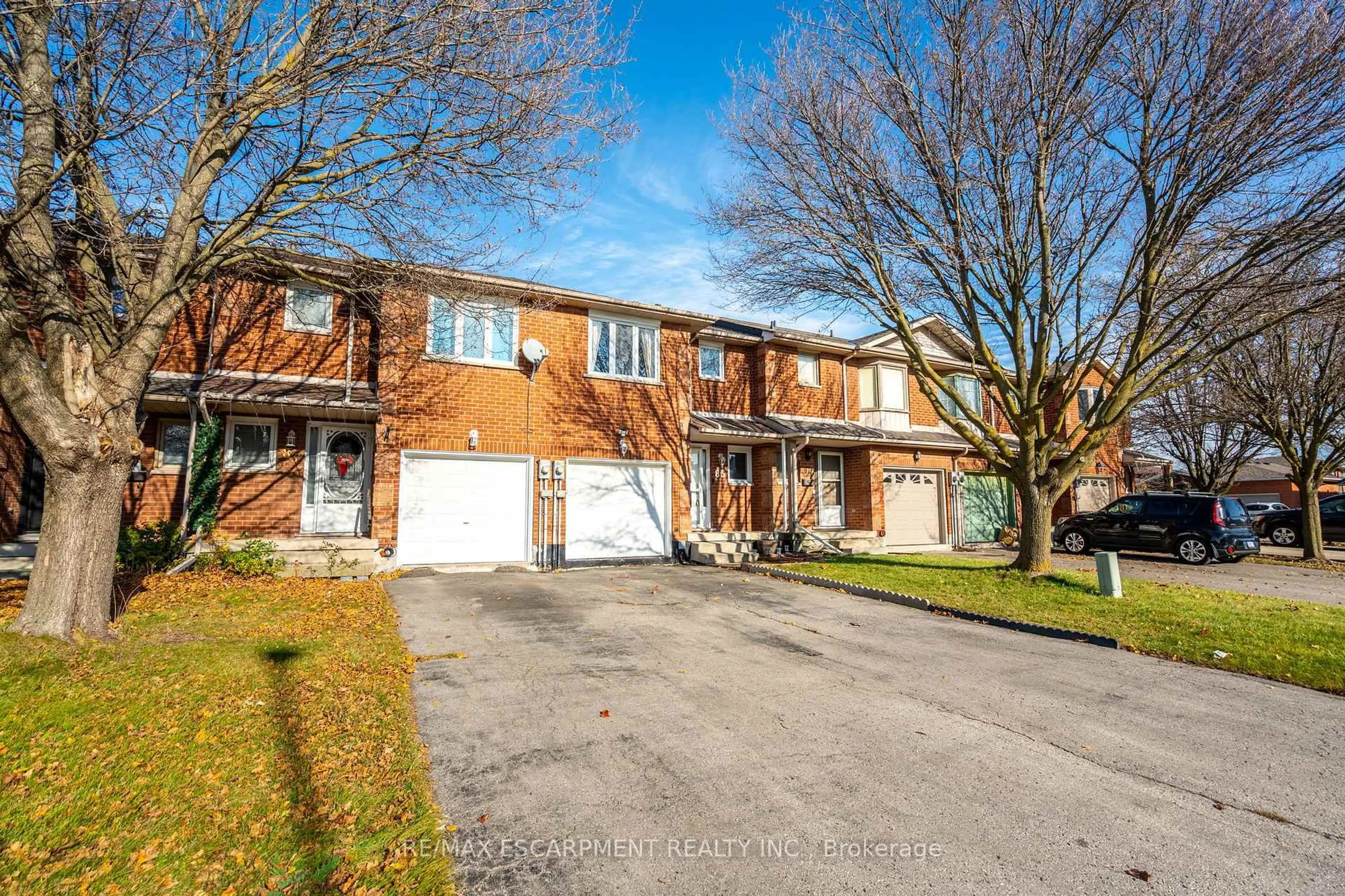 Home with brick exterior material, street for 85 Royalvista Dr, Hamilton Ontario L8W 3H4