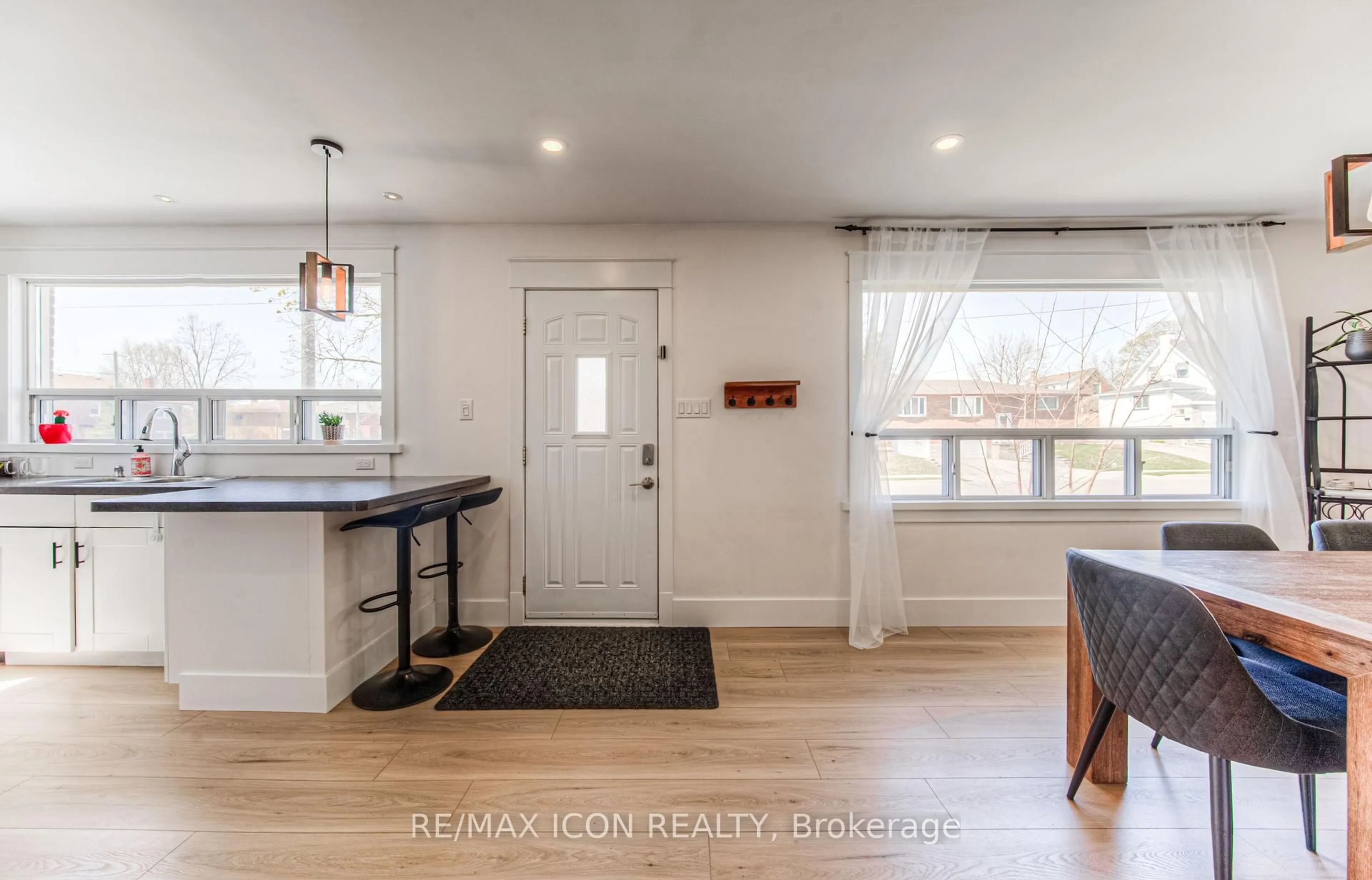 Open concept kitchen, unknown for 207 Lorne Ave, Kitchener Ontario N2M 3Y6