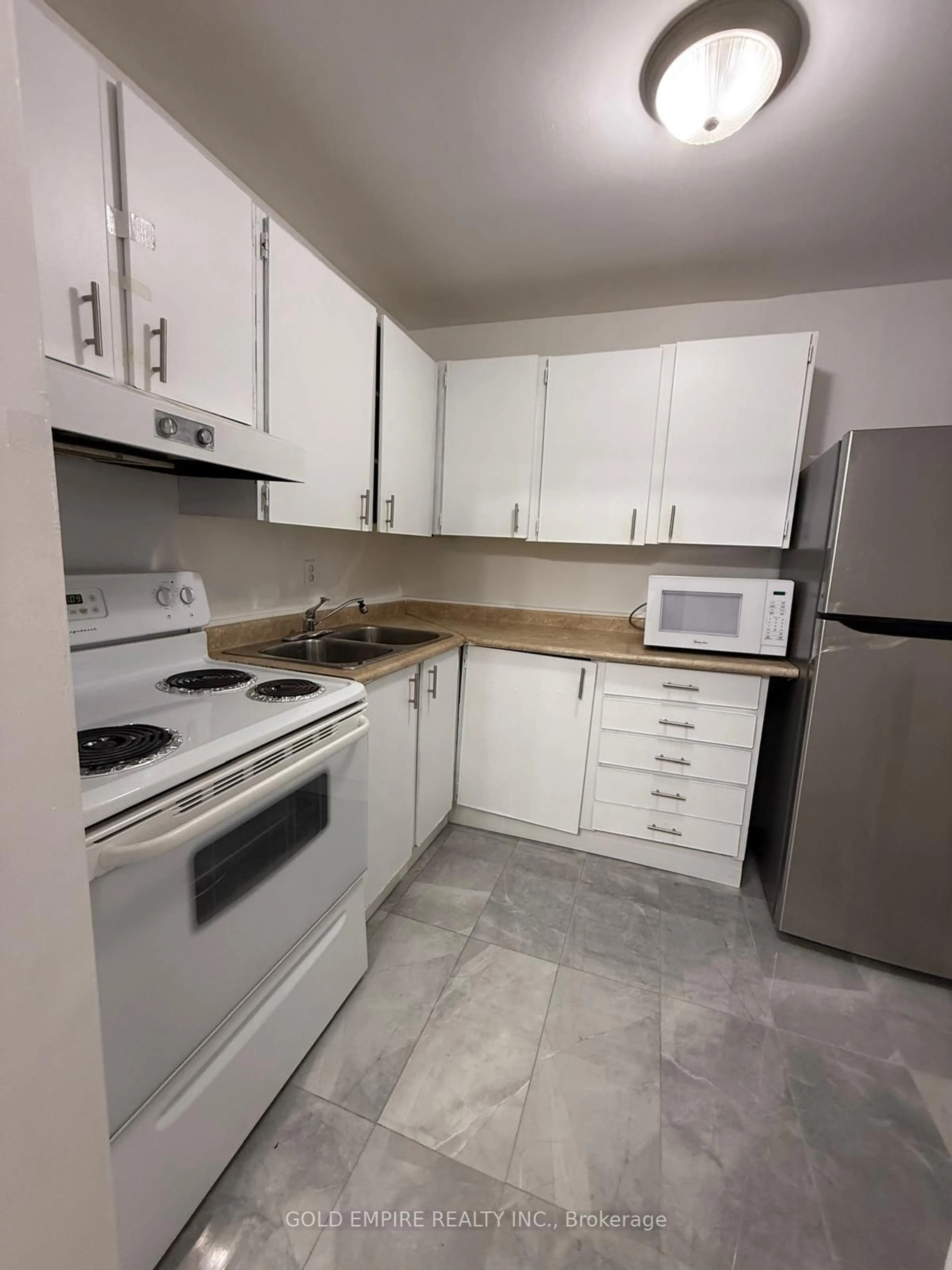 Standard kitchen, unknown for 563 Mornington Ave #506, London East Ontario N5Y 4T8