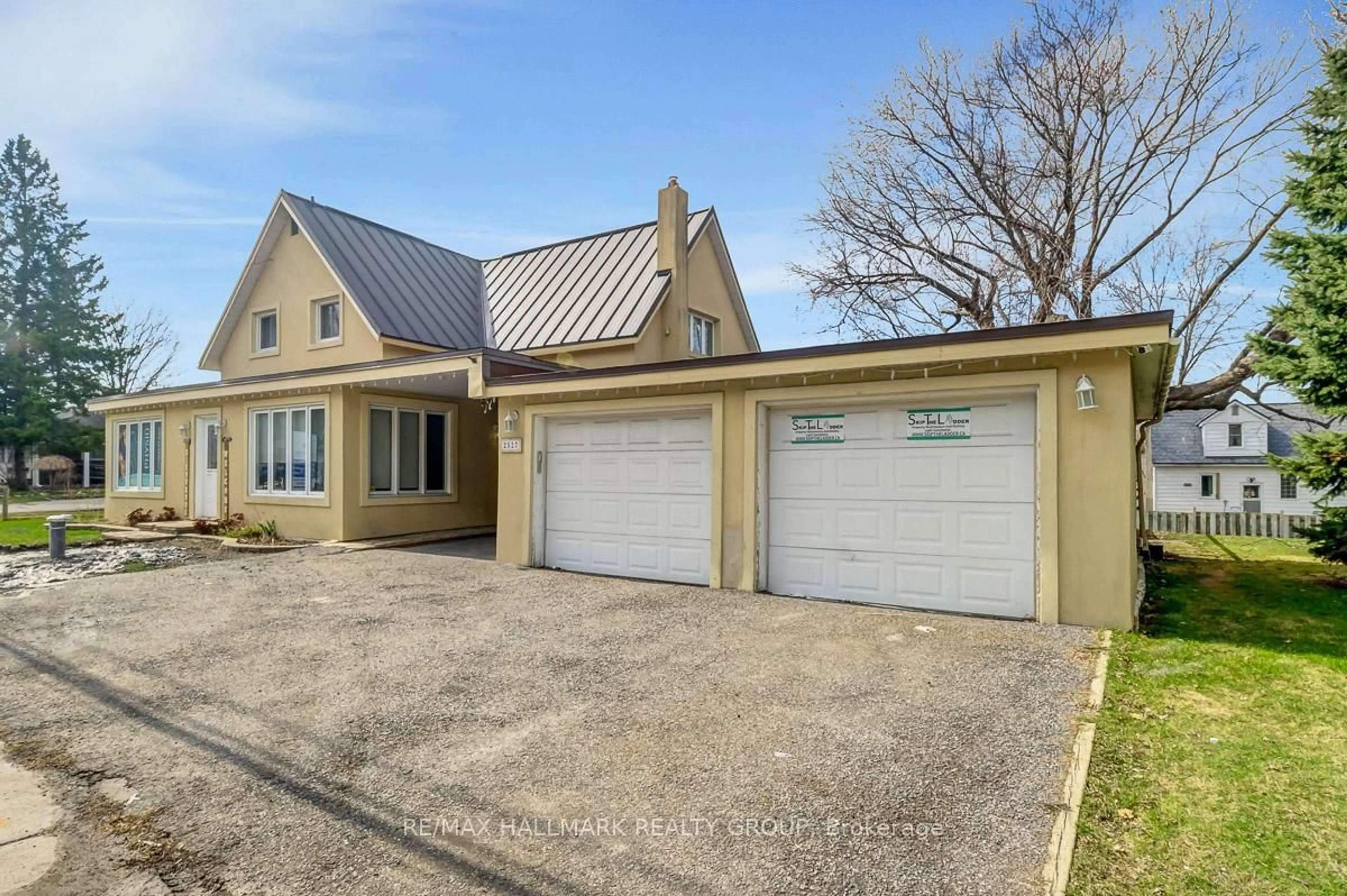Unknown for 2527 OLD MONTREAL Rd, Cumberland Ontario K4C 1A1